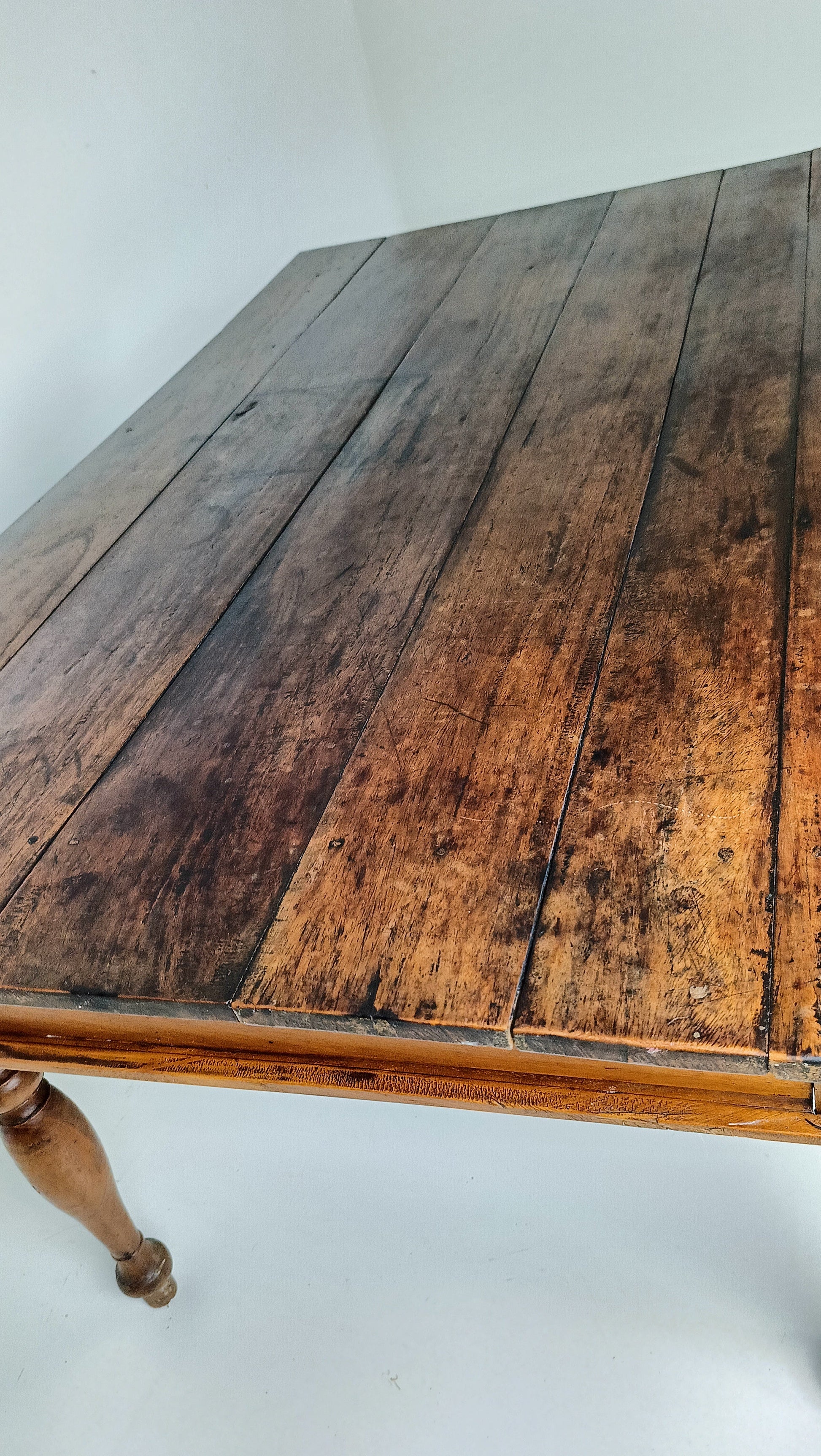Charming Antique Coffee Table Charming Antique Coffee Table