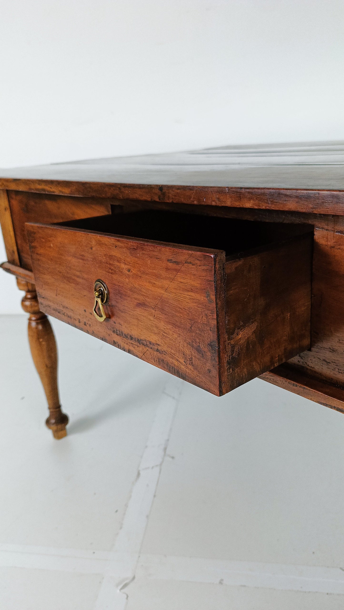 Charming Antique Coffee Table Charming Antique Coffee Table