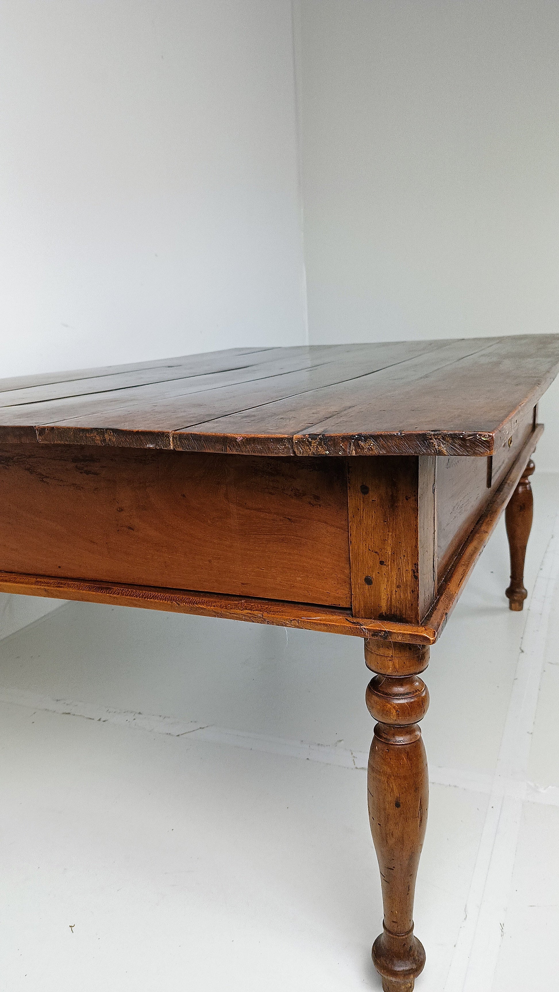 Charming Antique Coffee Table Charming Antique Coffee Table