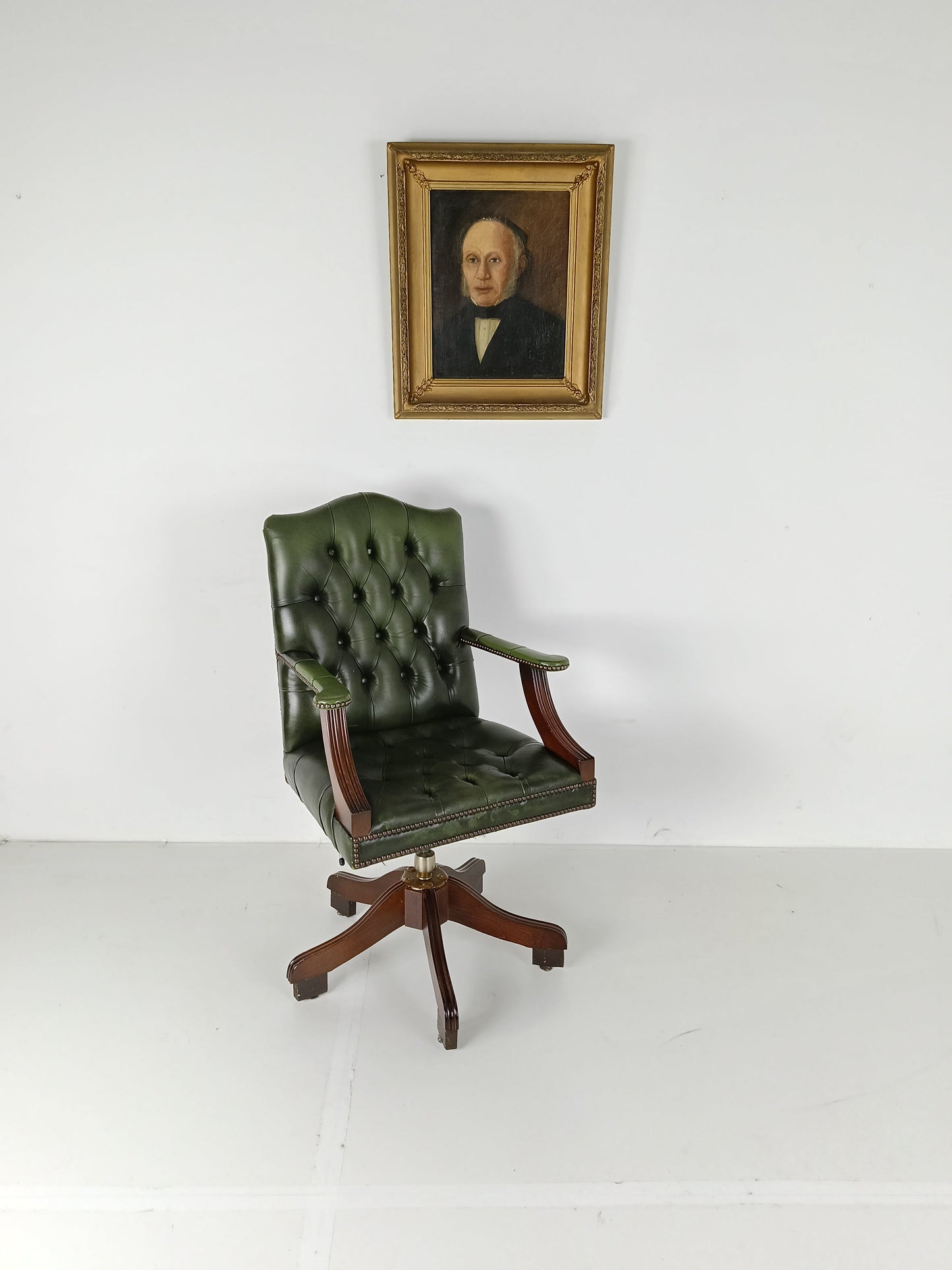 Chesterfield Desk Chair Deep Green Chesterfield Desk Chair Deep Green