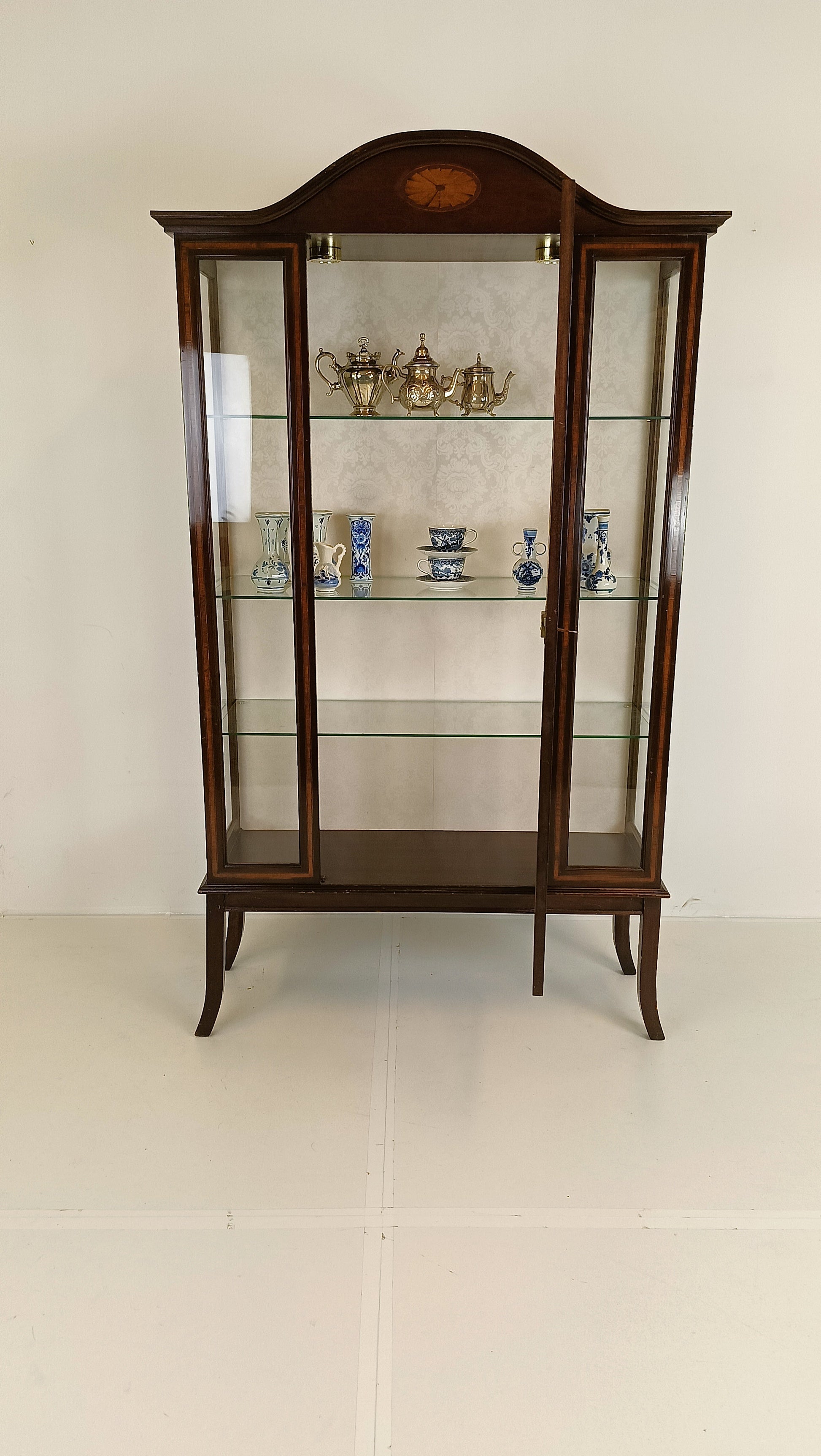 Classic Display Cabinet Classic Display Cabinet
