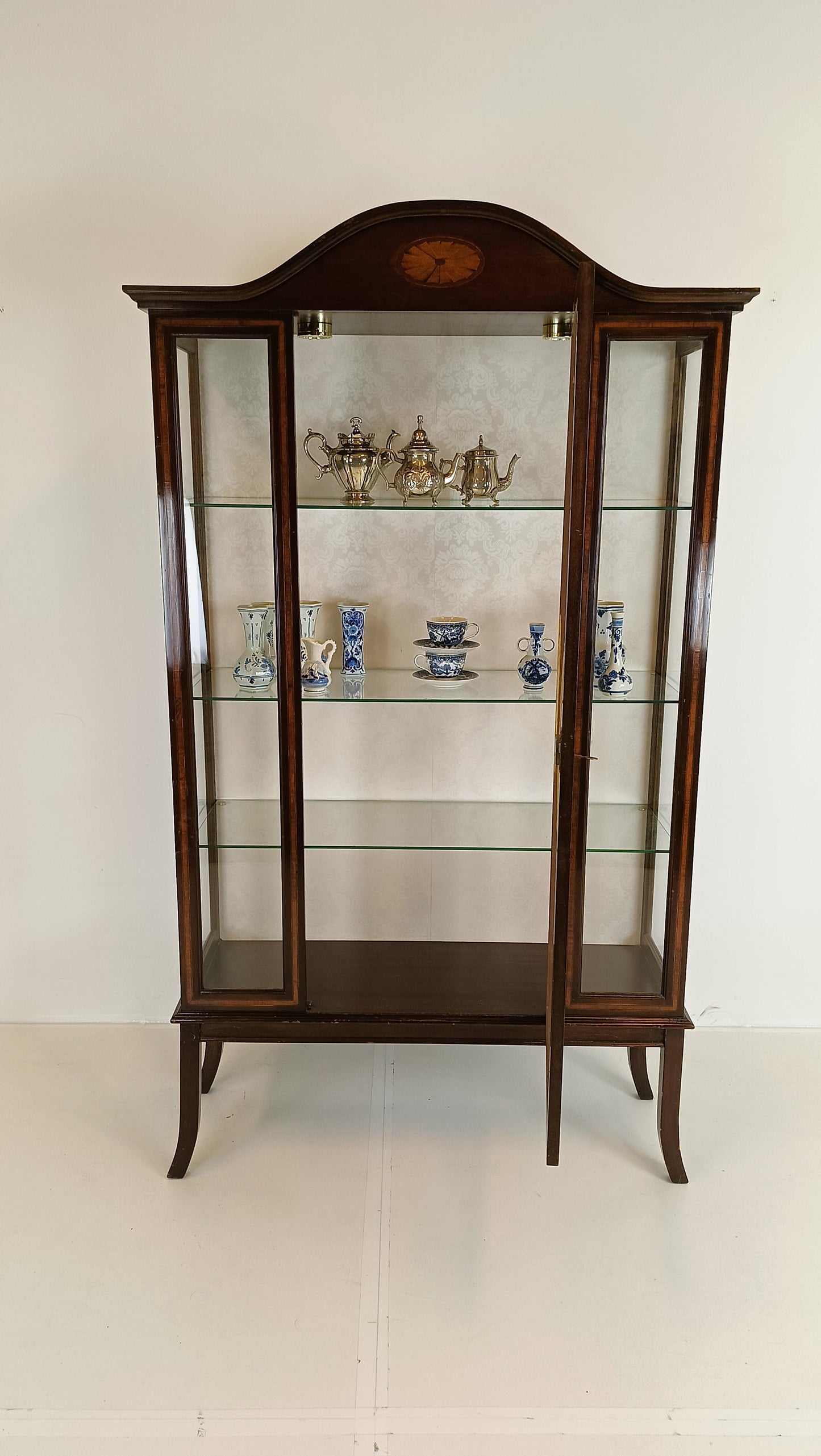 Classic Display Cabinet Classic Display Cabinet
