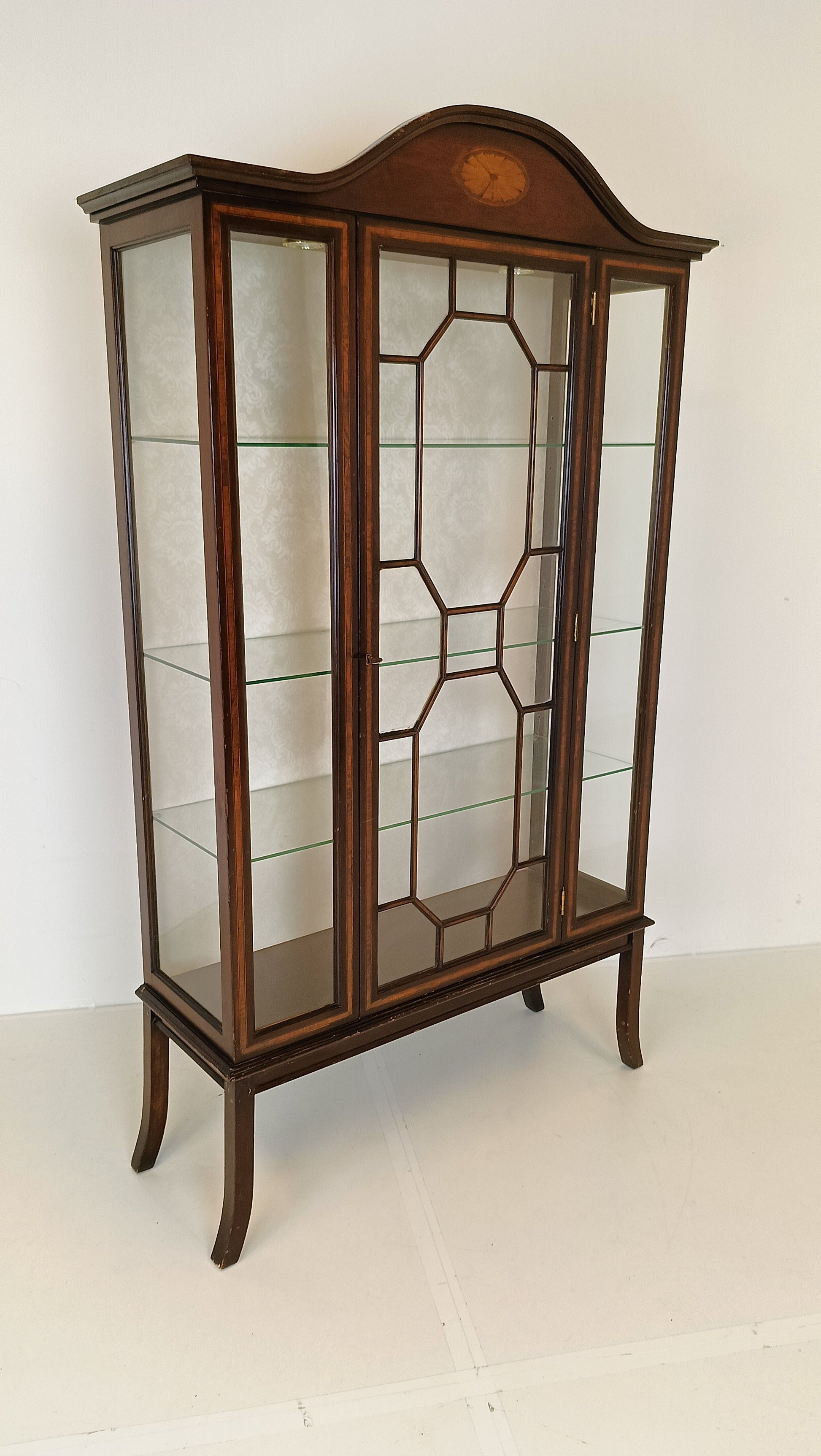 Classic Display Cabinet Classic Display Cabinet