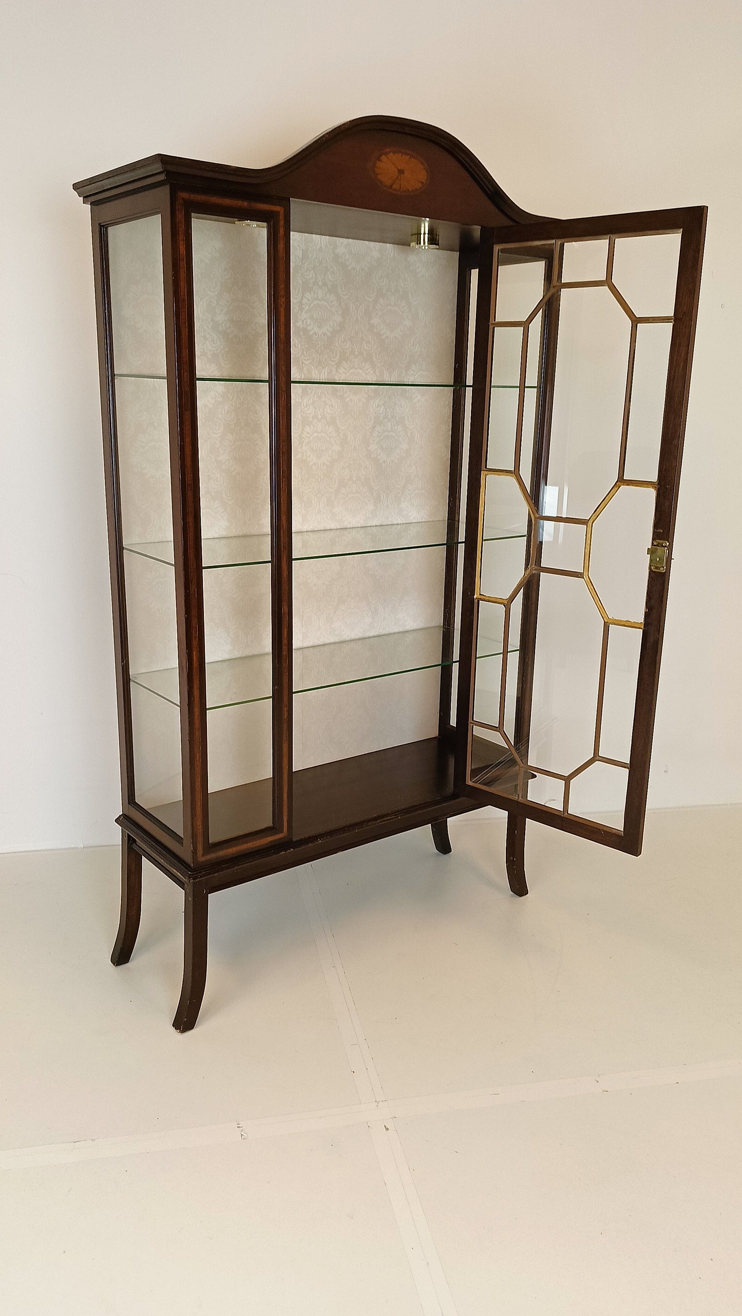 Classic Display Cabinet Classic Display Cabinet