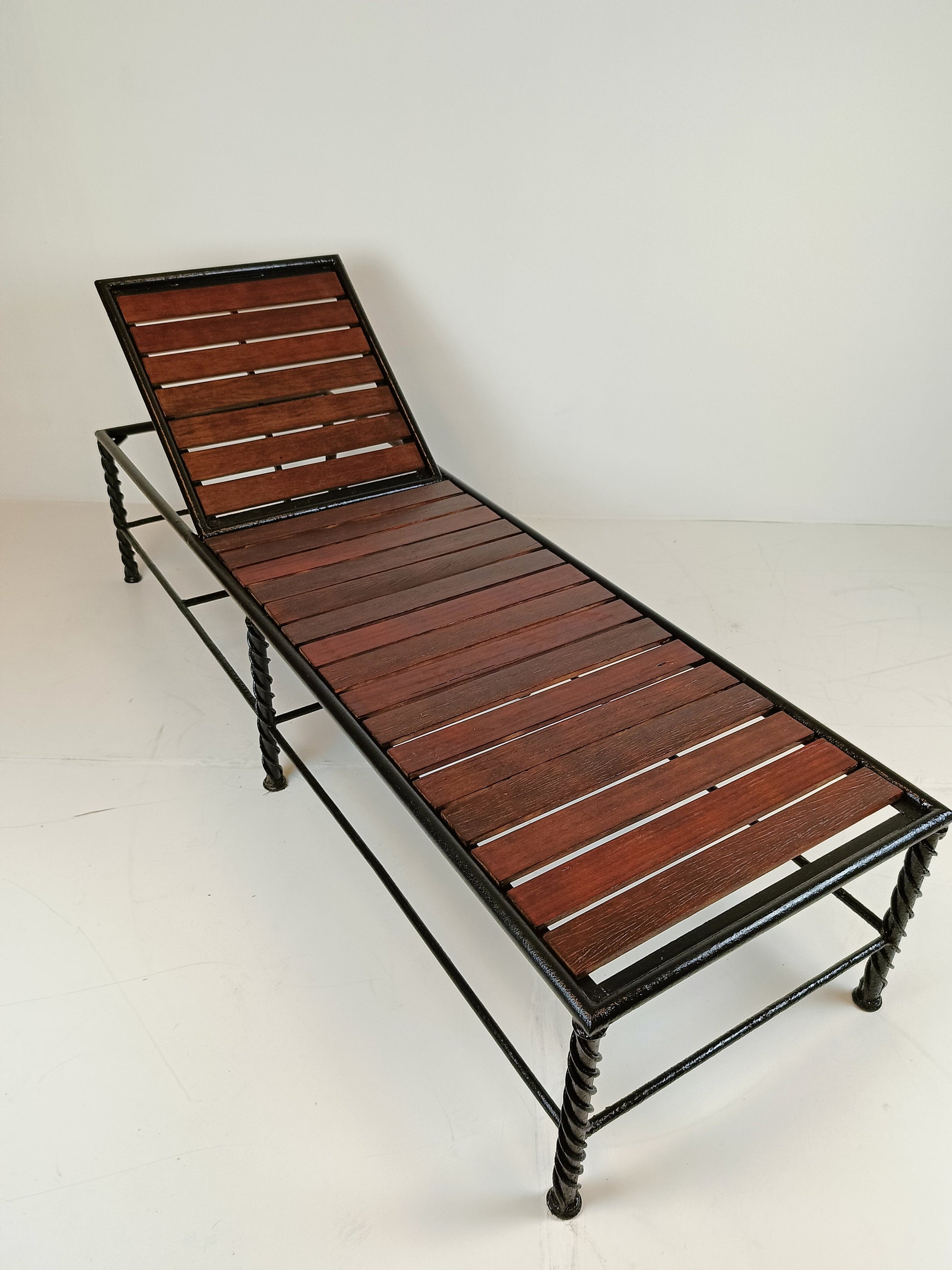 Classic Italian Daybed (1) Classic Italian Daybed (1)