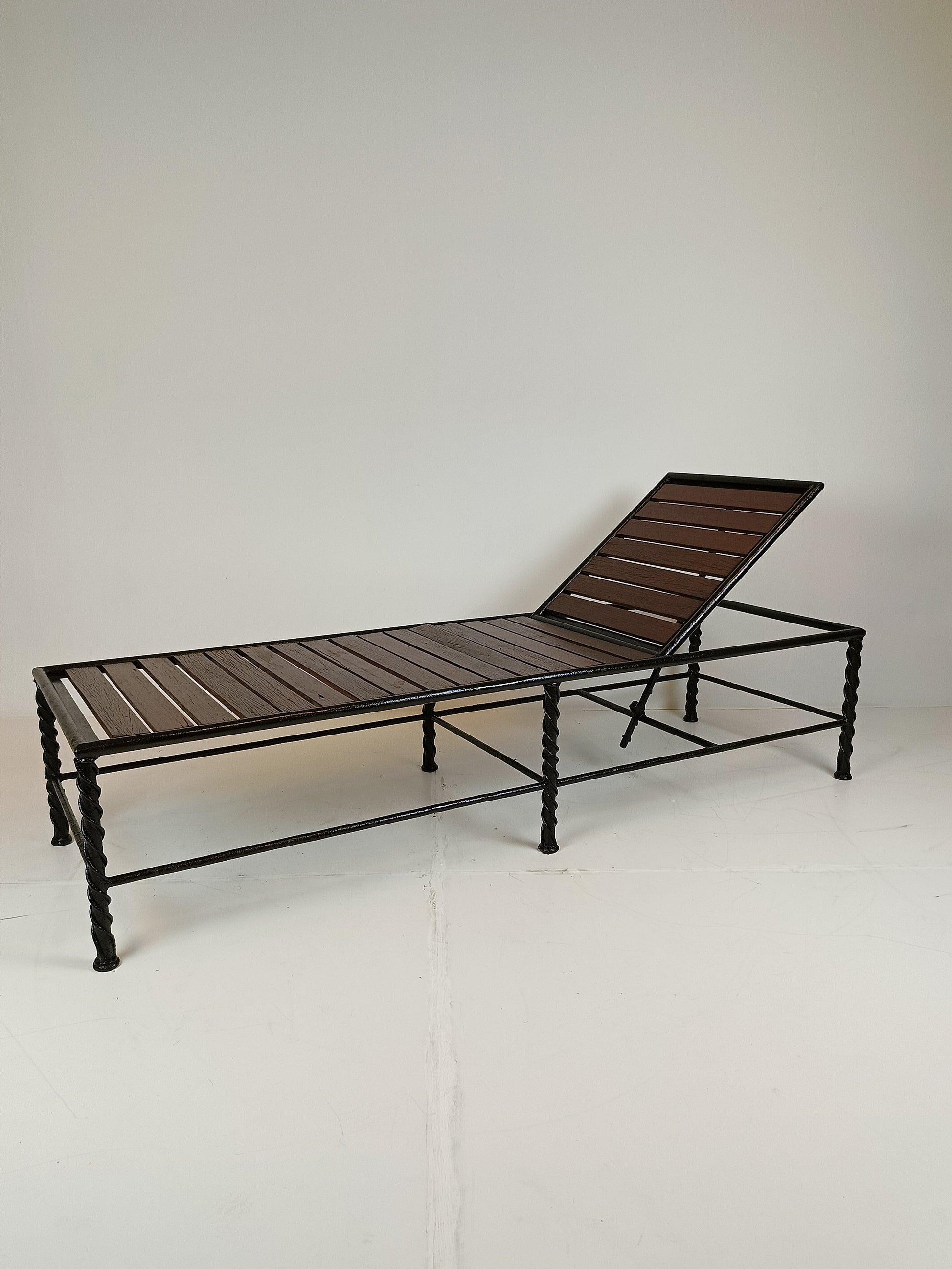 Classic Italian Daybed (1) Classic Italian Daybed (1)