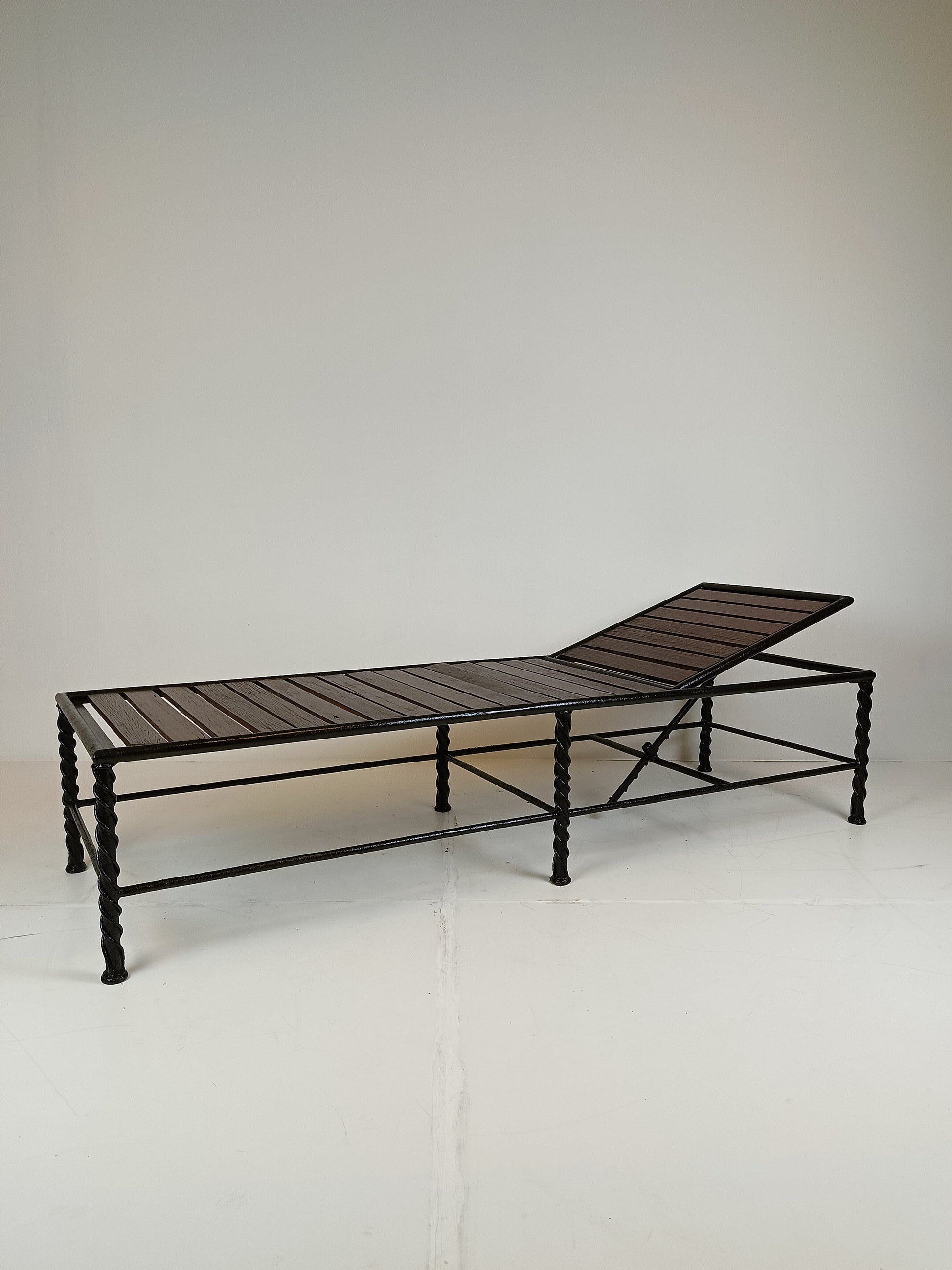 Classic Italian Daybed (1) Classic Italian Daybed (1)
