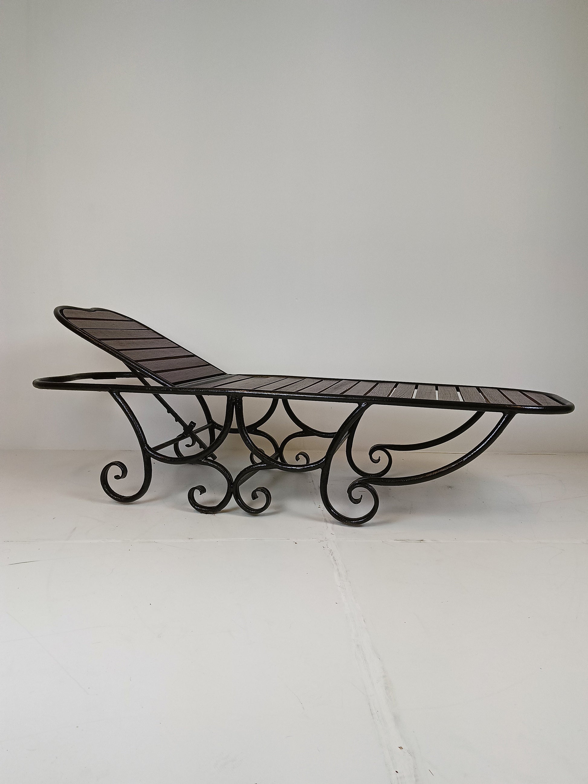 Classic Italian Daybed (2) Classic Italian Daybed (2)