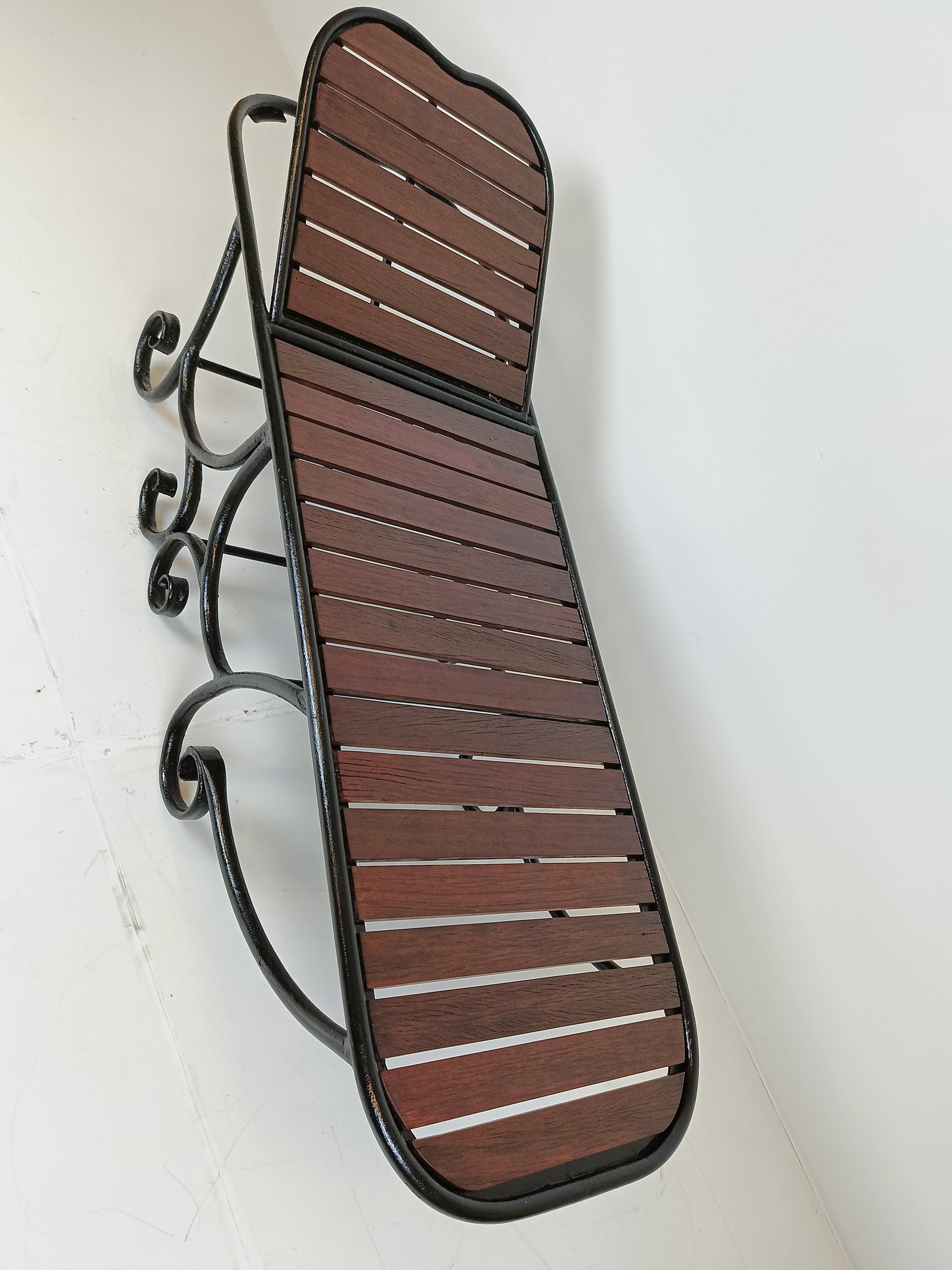 Classic Italian Daybed (2) Classic Italian Daybed (2)