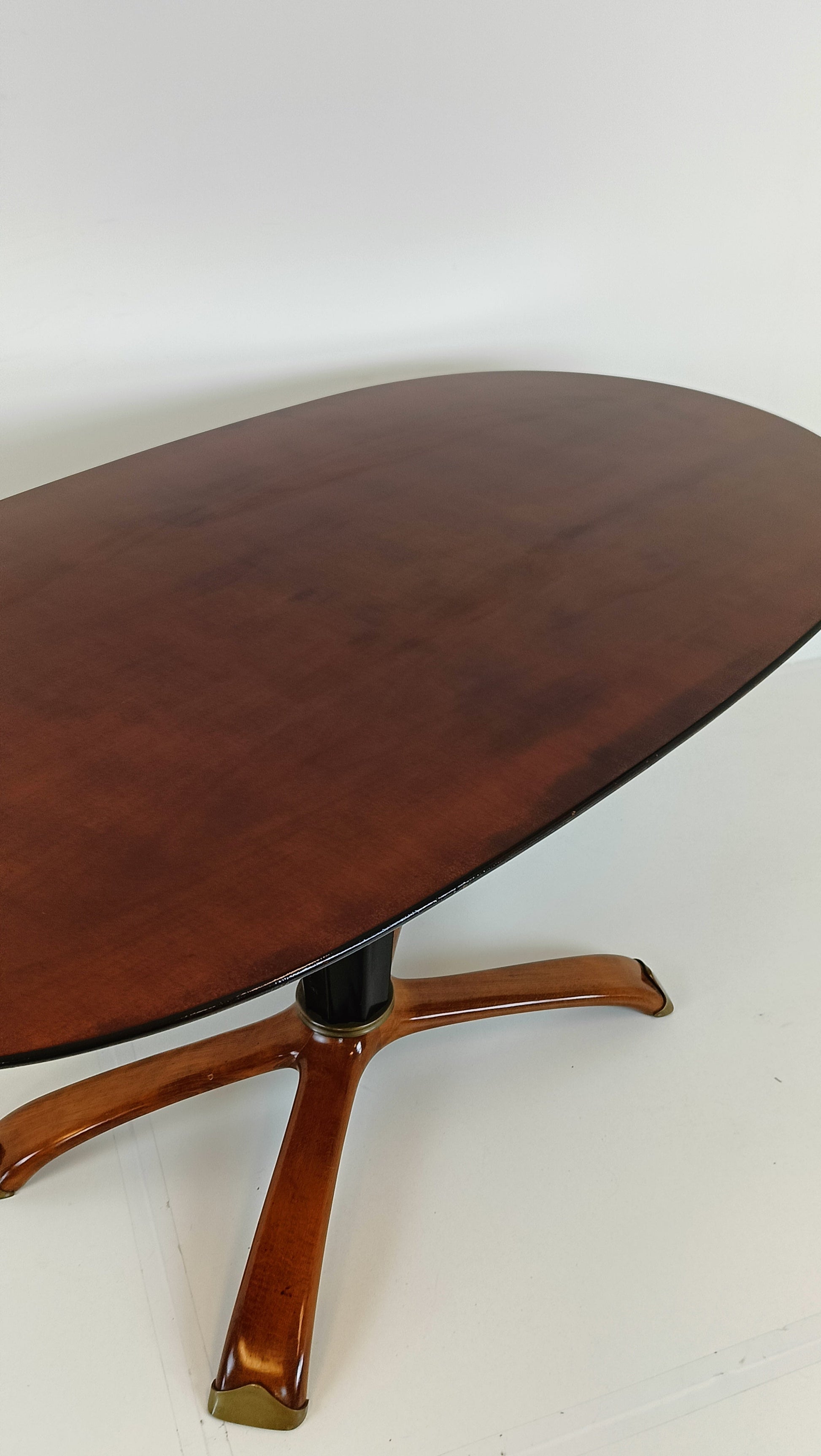 Classic Vintage Italian Table Classic Vintage Italian Table