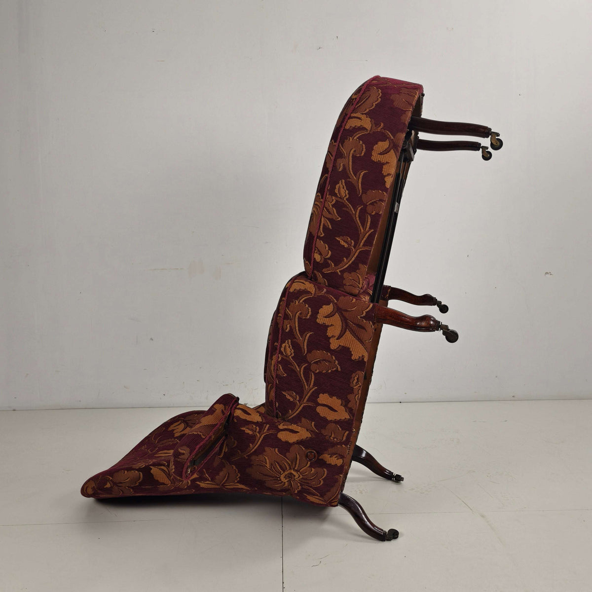 Early 20th-Century Adjustable Reclining Armchair by Drevette L.M., circa 1900–1920 Early 20th-Century Adjustable Reclining Armchair by Drevette L.M., circa 1900–1920