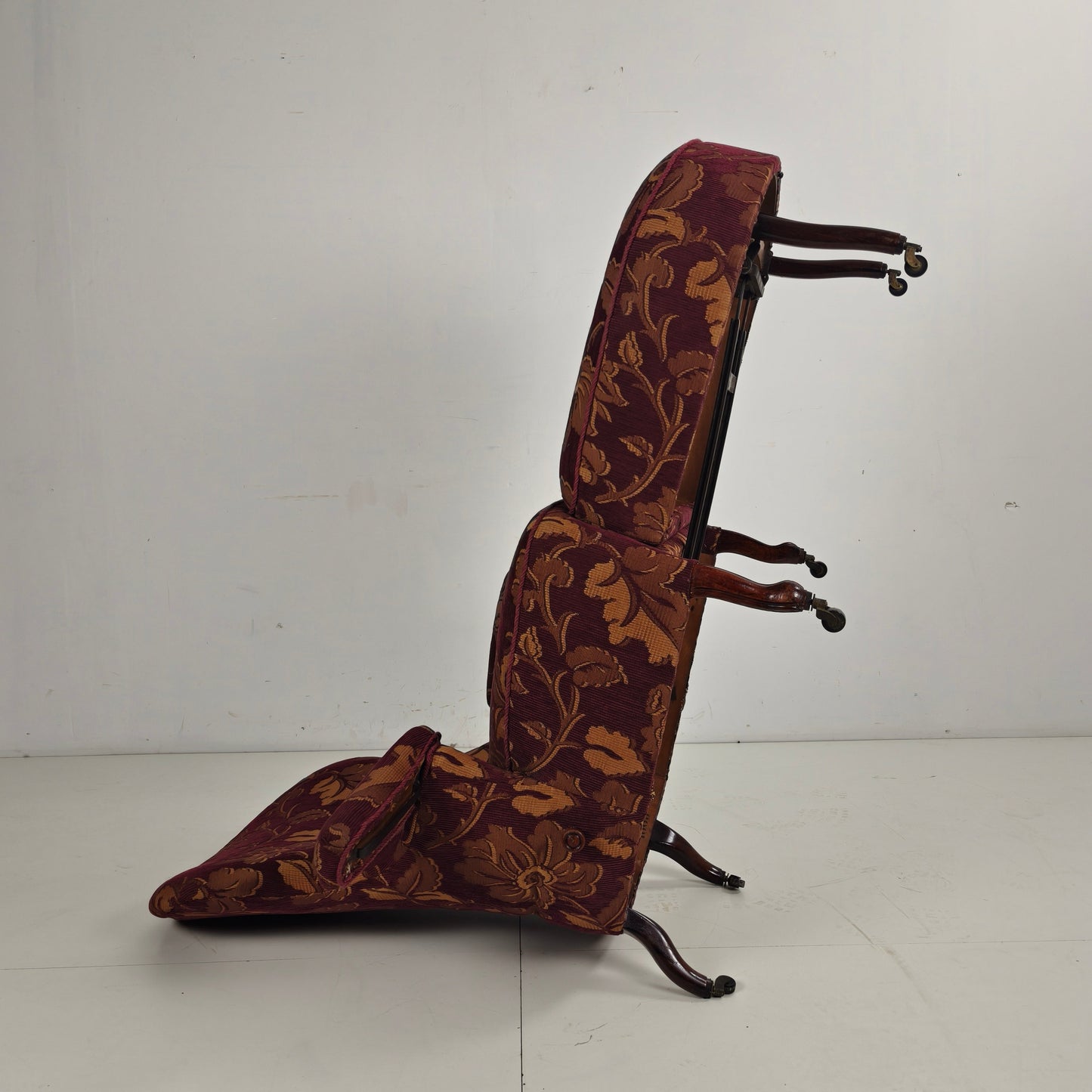 Early 20th-Century Adjustable Reclining Armchair by Drevette L.M., circa 1900–1920 Early 20th-Century Adjustable Reclining Armchair by Drevette L.M., circa 1900–1920
