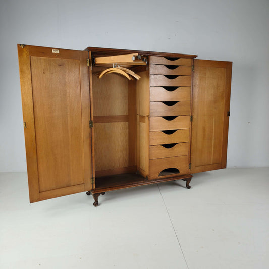 Early 20th Century Art deco Wardrobe by Innovation Ingenuities Ltd Early 20th Century Art deco Wardrobe by Innovation Ingenuities Ltd
