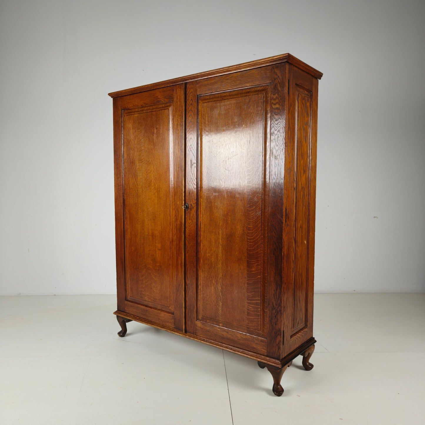 Early 20th Century Art deco Wardrobe by Innovation Ingenuities Ltd Early 20th Century Art deco Wardrobe by Innovation Ingenuities Ltd