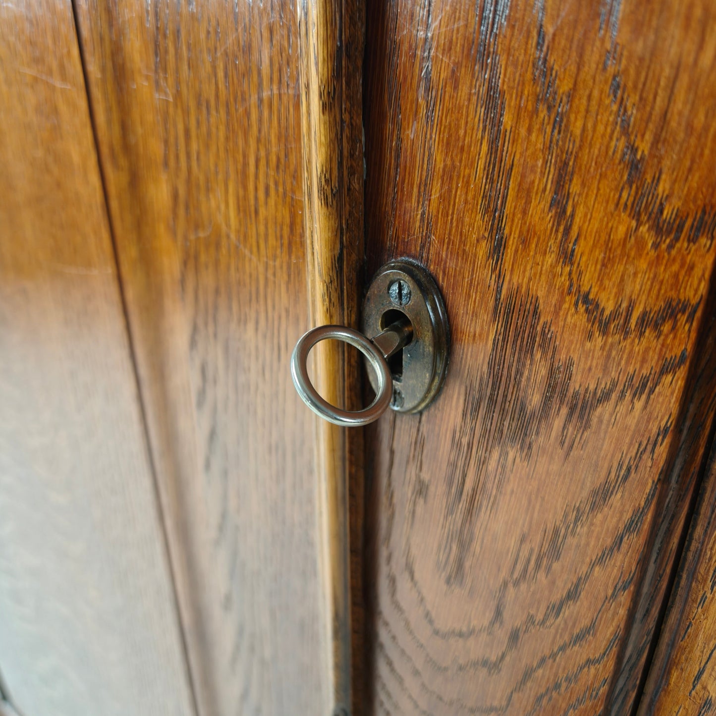 Early 20th Century Art deco Wardrobe by Innovation Ingenuities Ltd Early 20th Century Art deco Wardrobe by Innovation Ingenuities Ltd