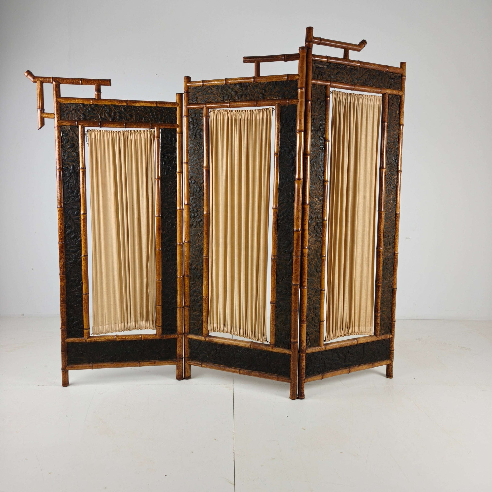 Early 20th Century Bamboo Roomdivider/ Folding Screen Early 20th Century Bamboo Roomdivider/ Folding Screen