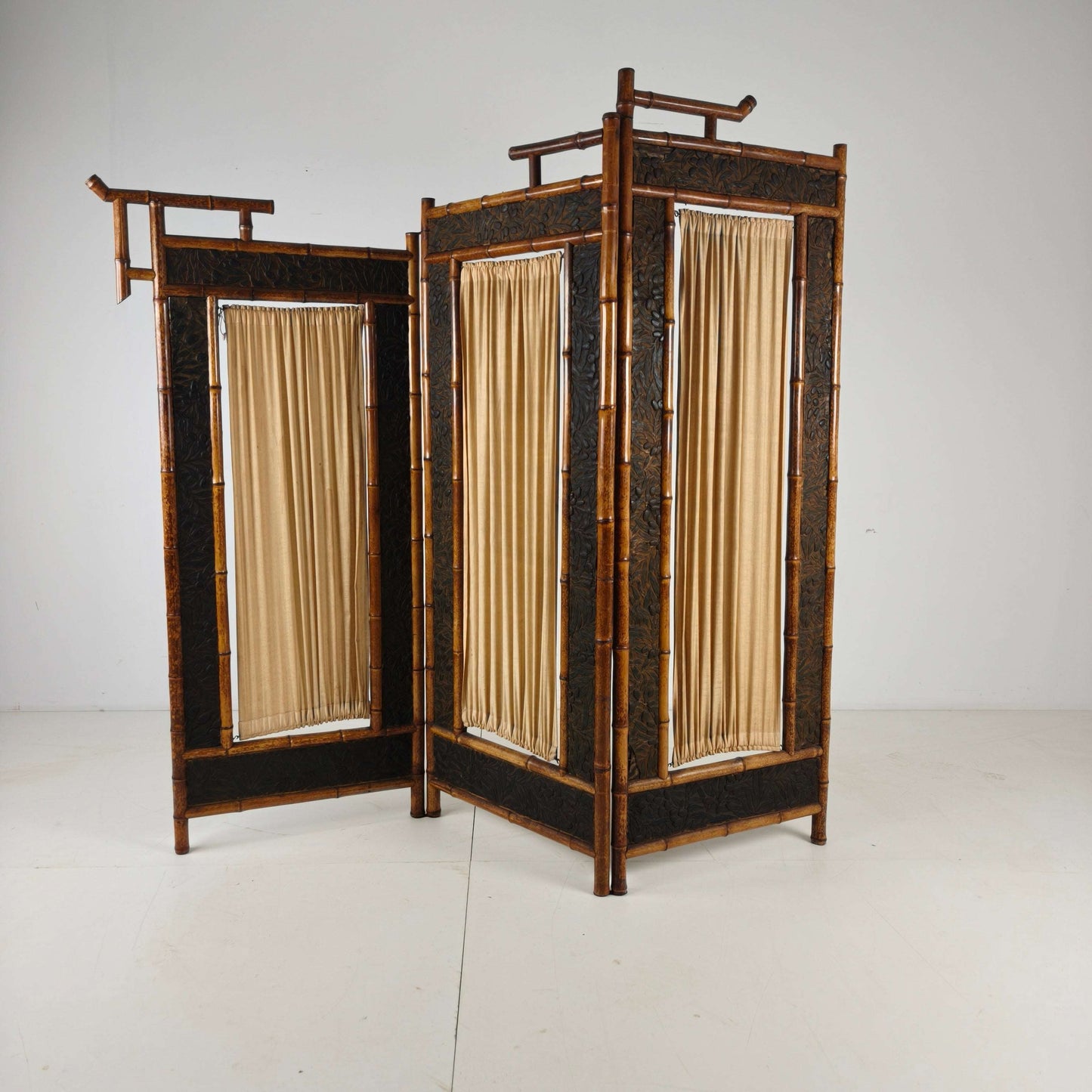 Early 20th Century Bamboo Roomdivider/ Folding Screen Early 20th Century Bamboo Roomdivider/ Folding Screen