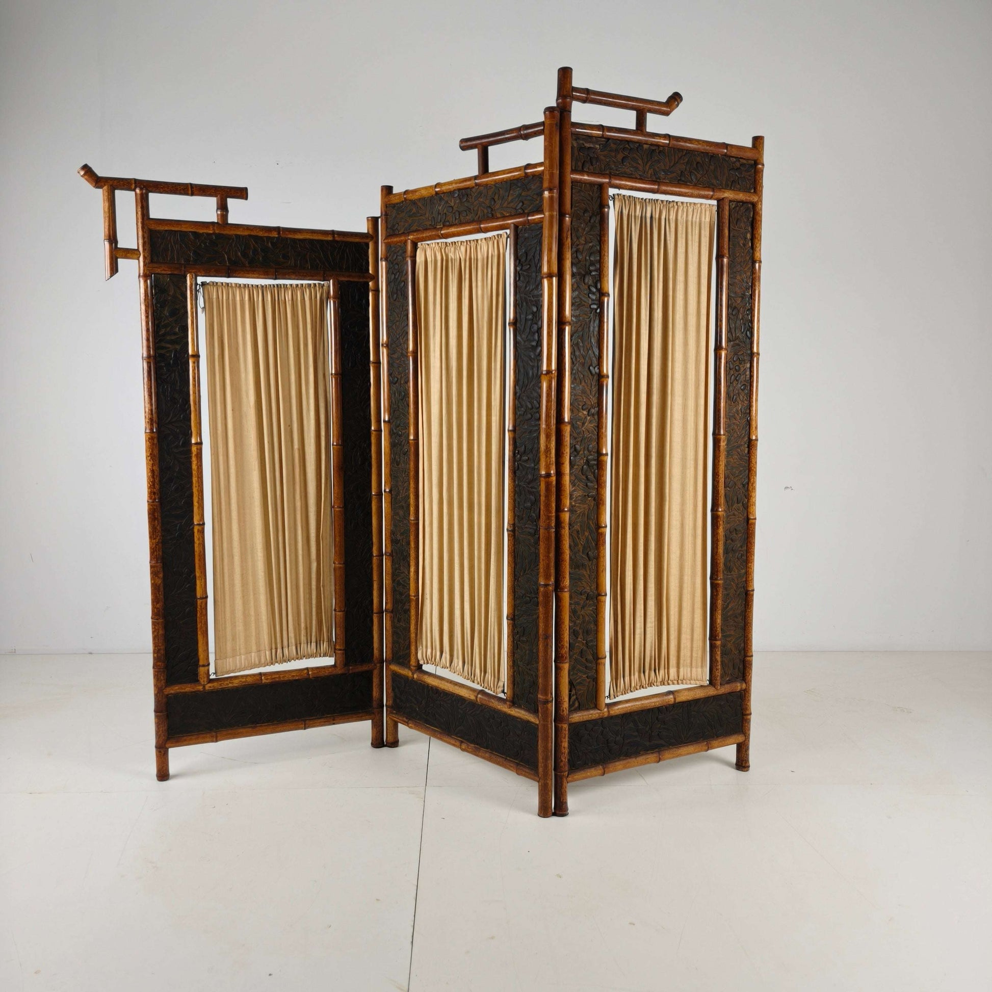 Early 20th Century Bamboo Roomdivider/ Folding Screen Early 20th Century Bamboo Roomdivider/ Folding Screen