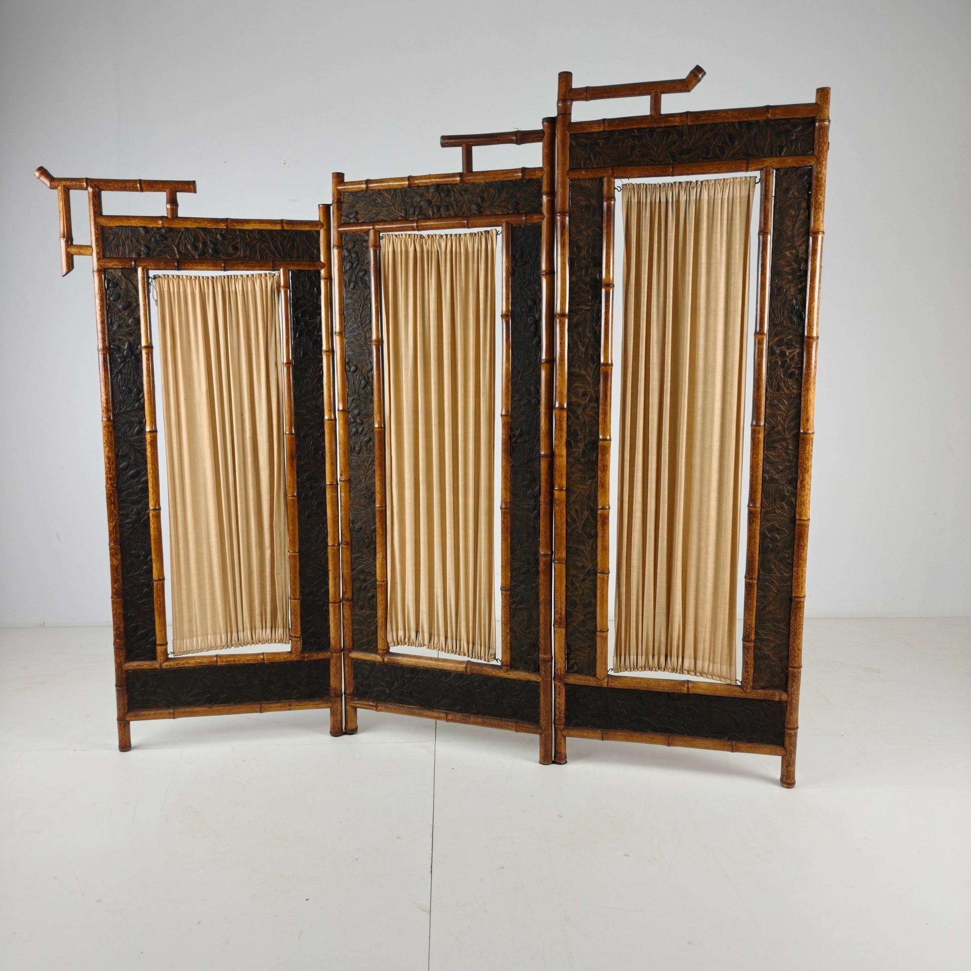 Early 20th Century Bamboo Roomdivider/ Folding Screen Early 20th Century Bamboo Roomdivider/ Folding Screen