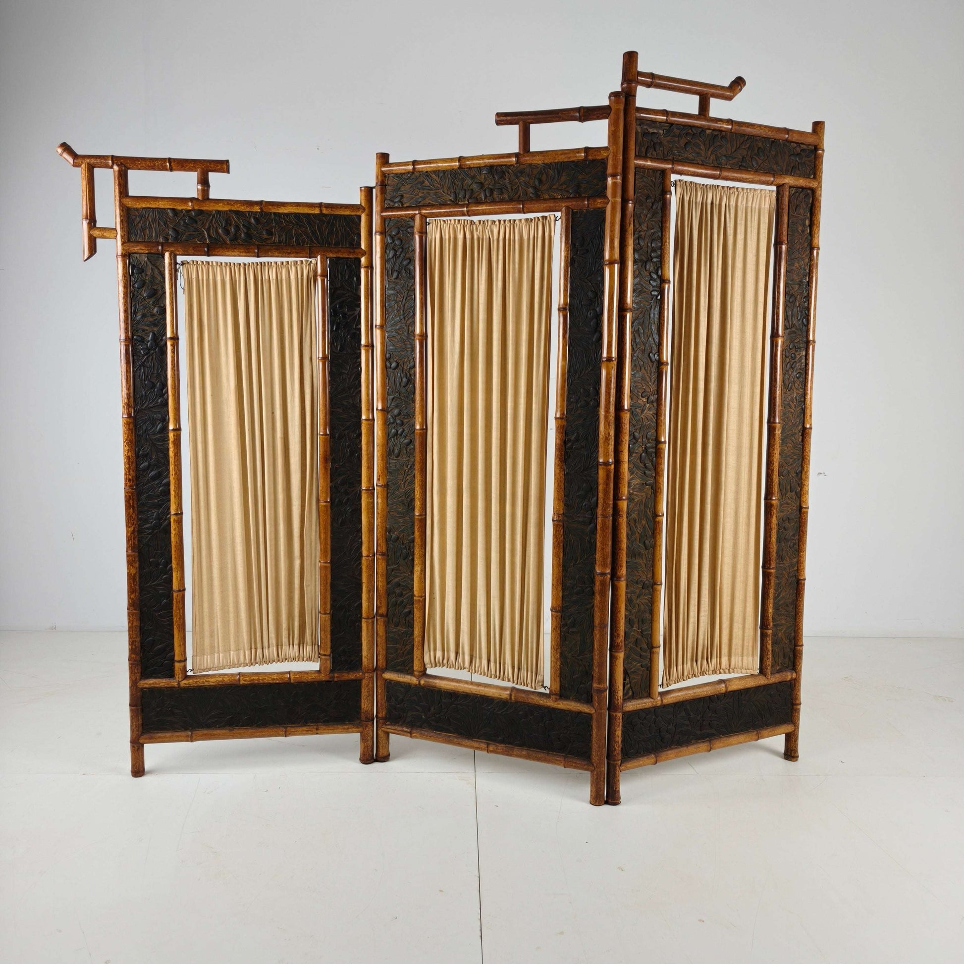 Early 20th Century Bamboo Roomdivider/ Folding Screen Early 20th Century Bamboo Roomdivider/ Folding Screen