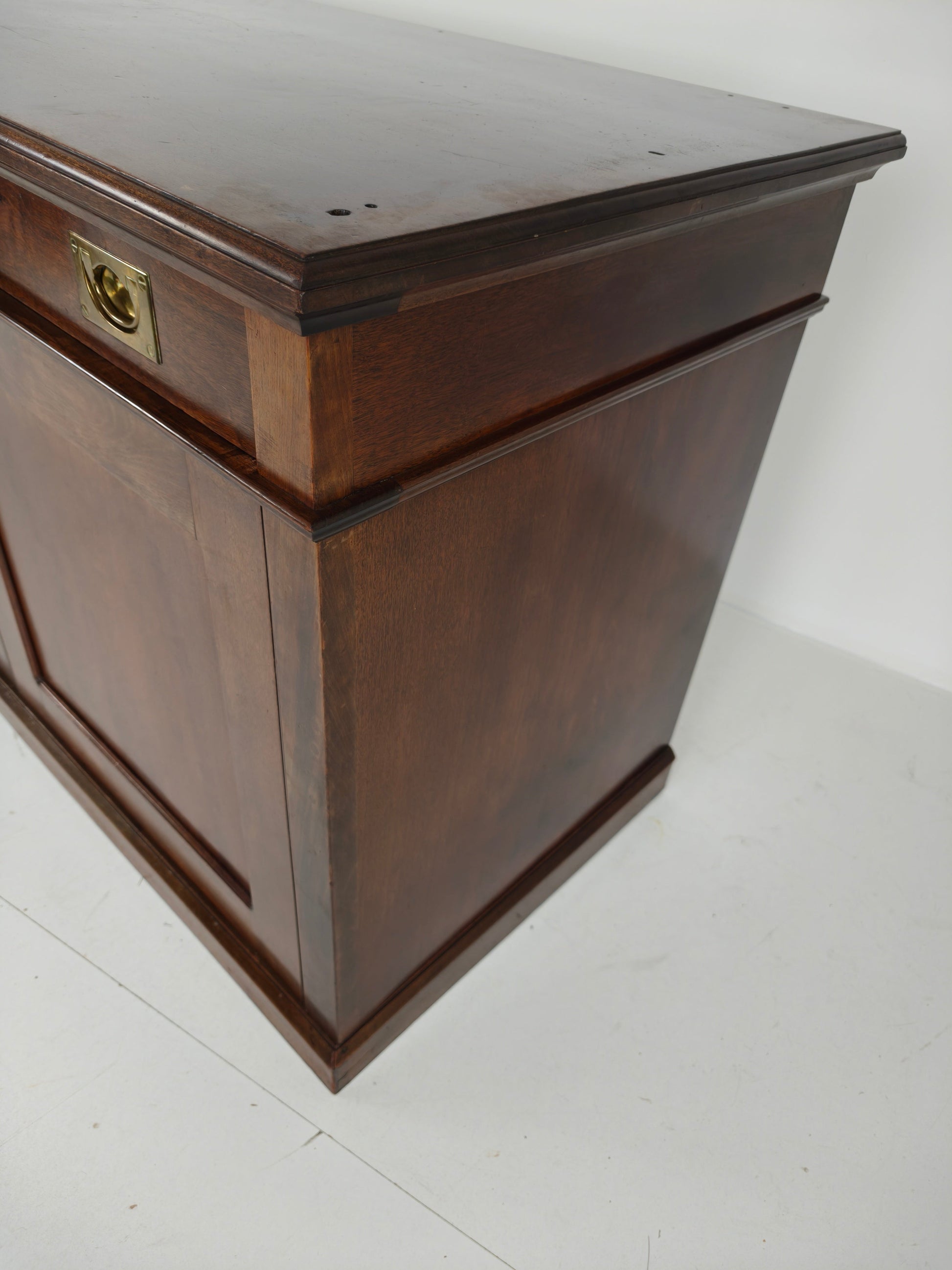 Early 20th-Century English Mahogany Dresser / Sideboard – Brass Campaign Hardware Early 20th-Century English Mahogany Dresser / Sideboard – Brass Campaign Hardware