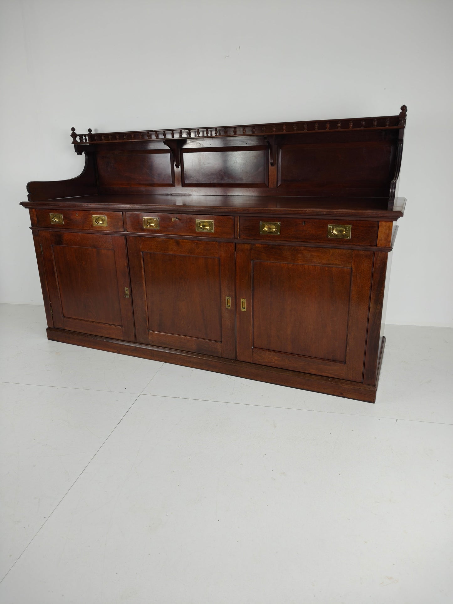 Early 20th-Century English Mahogany Dresser / Sideboard – Brass Campaign Hardware Early 20th-Century English Mahogany Dresser / Sideboard – Brass Campaign Hardware