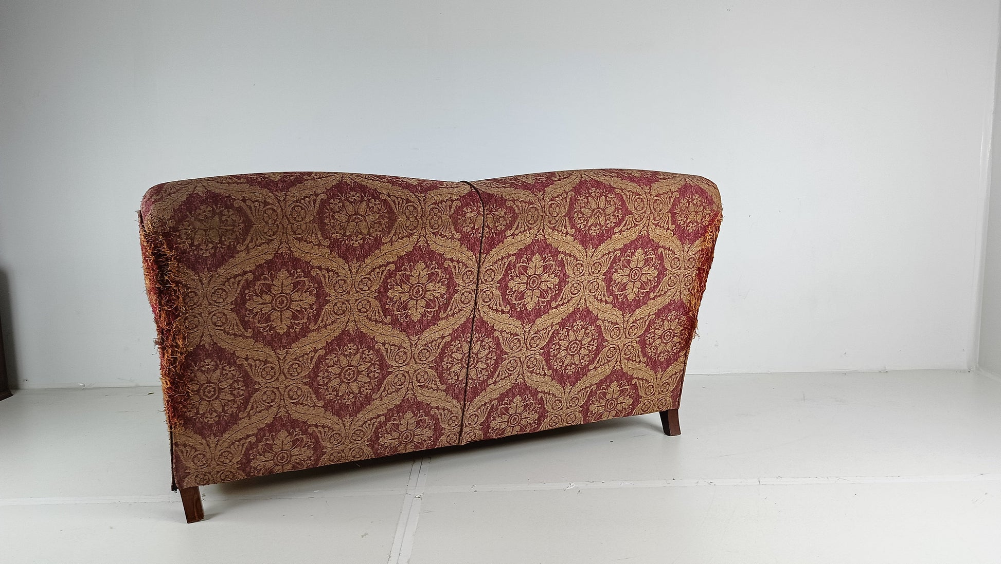 Edwardian Style English Sofa (2p) Edwardian Style English Sofa (2p)