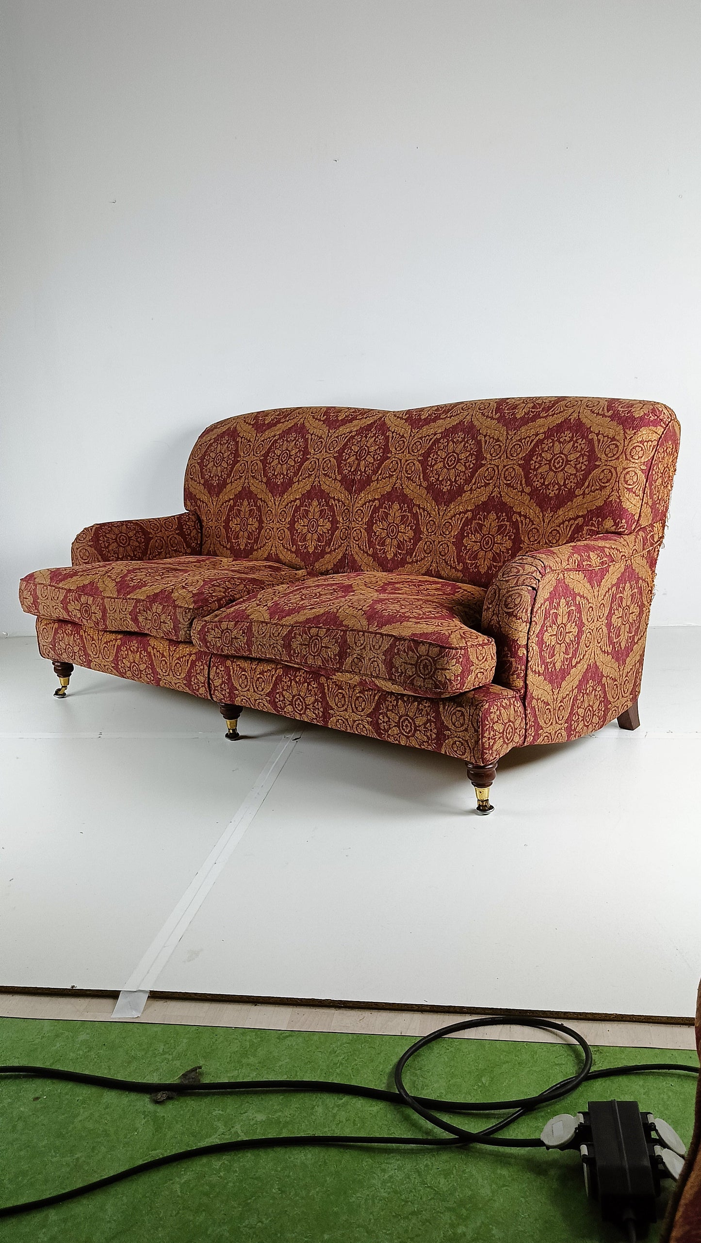 Edwardian Style English Sofa (3p) Edwardian Style English Sofa (3p)