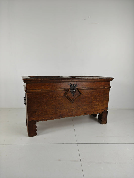 Elegant 18th Century Oak Chest – Dated 1756 Elegant 18th Century Oak Chest – Dated 1756