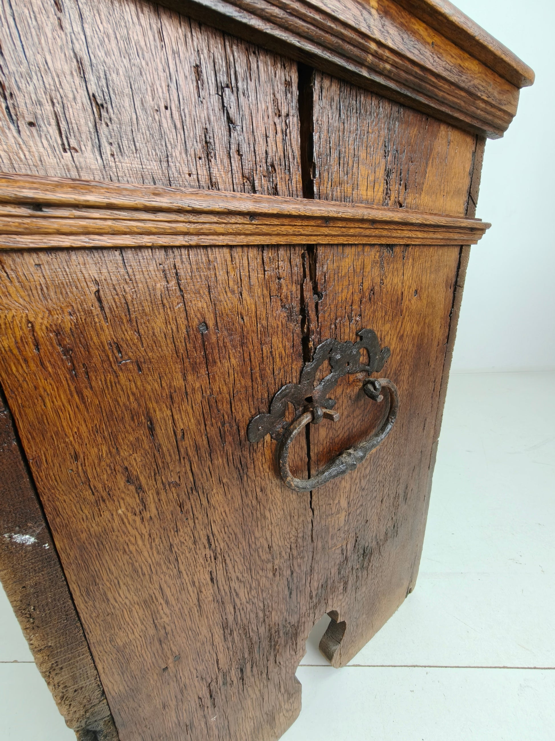 Elegant 18th Century Oak Chest – Dated 1756 Elegant 18th Century Oak Chest – Dated 1756