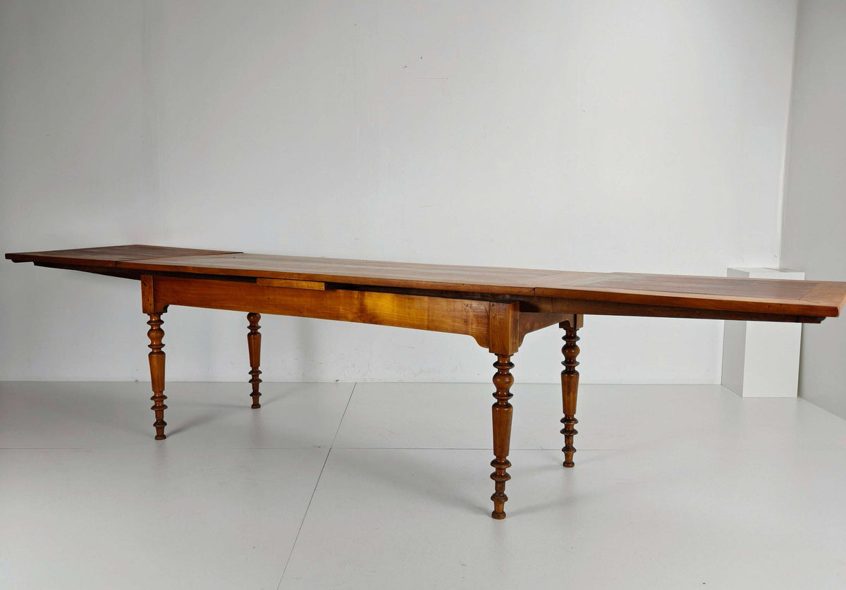 Elegant 20th Century French Cherrywood Extending Dining Table Elegant 20th Century French Cherrywood Extending Dining Table