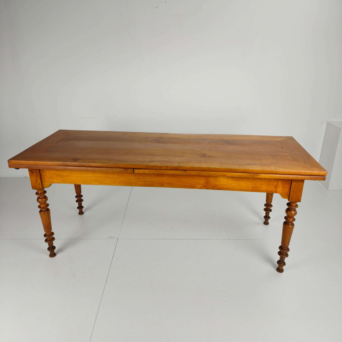 Elegant 20th Century French Cherrywood Extending Dining Table Elegant 20th Century French Cherrywood Extending Dining Table