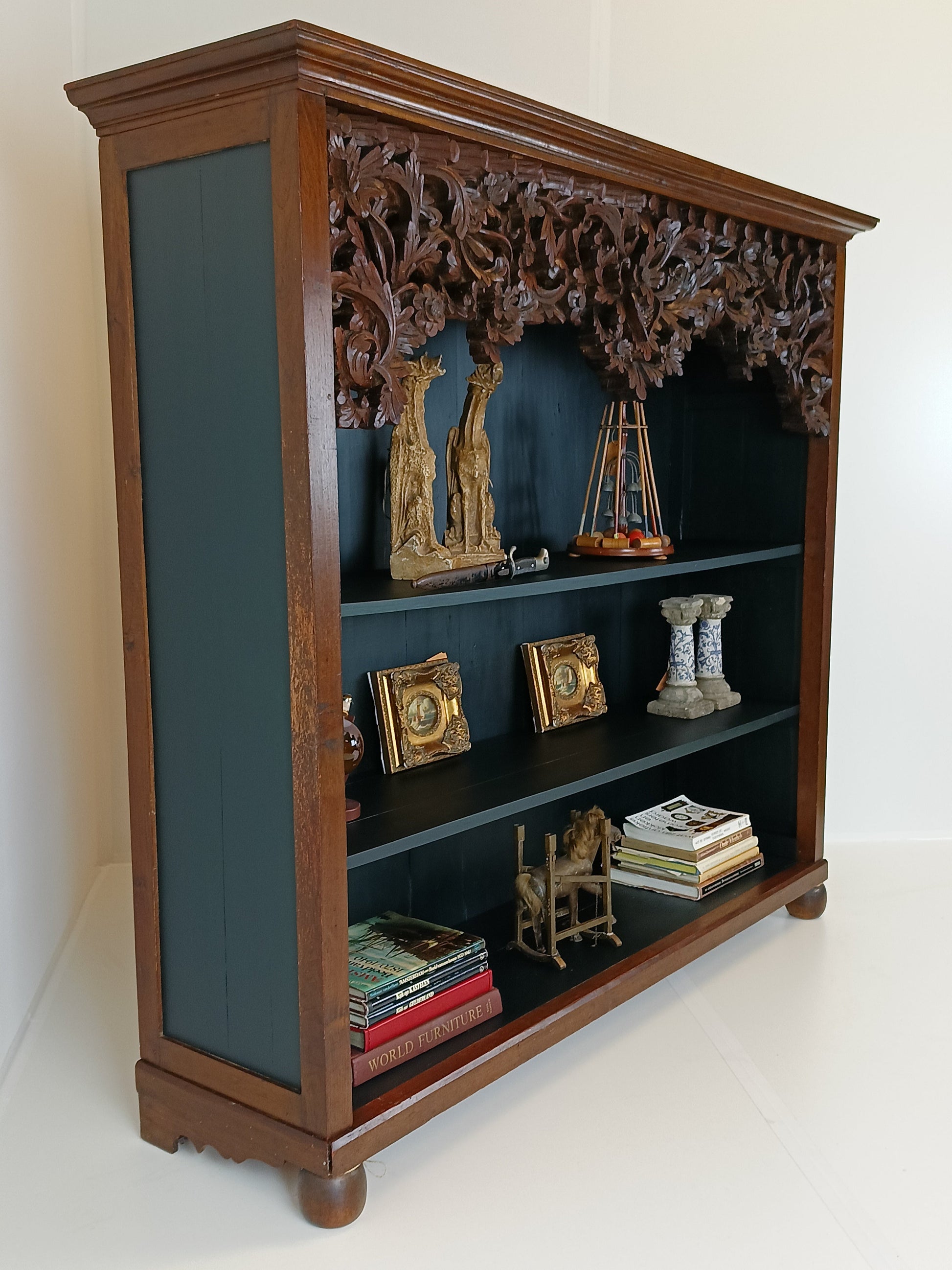 Elegant Ambon Cabinet Elegant Ambon Cabinet