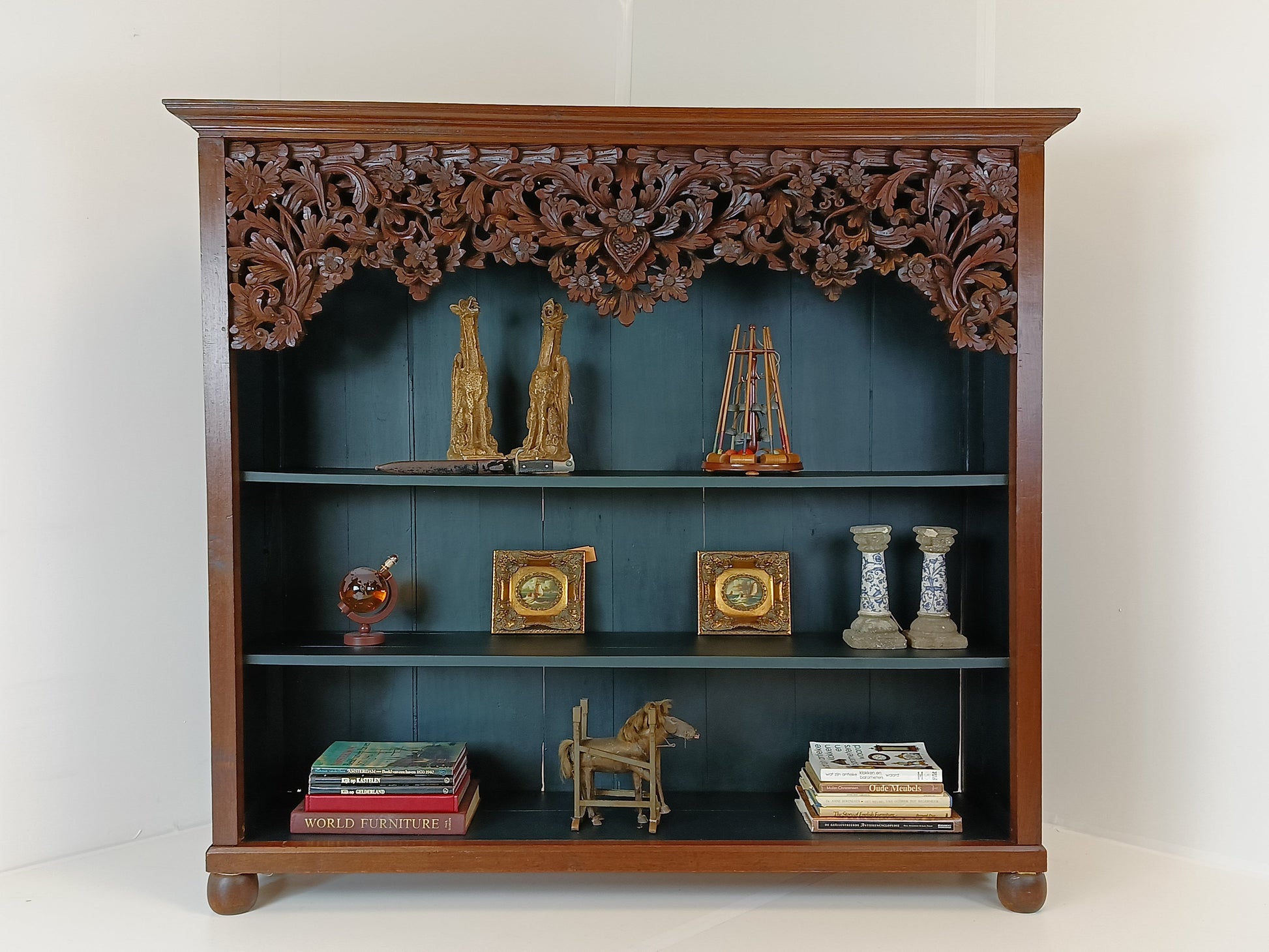 Elegant Ambon Cabinet Elegant Ambon Cabinet