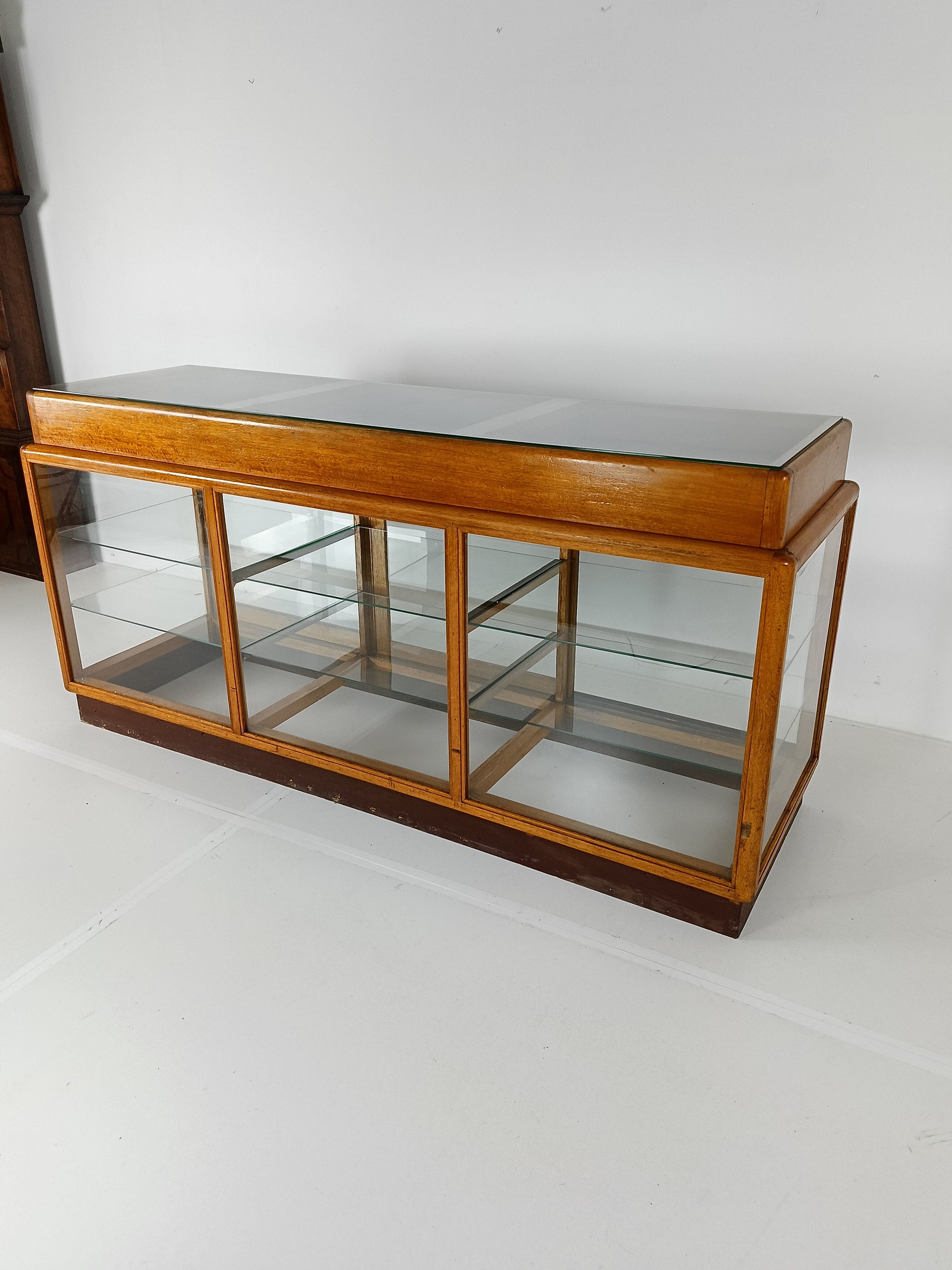 Elegant Antique Store Display With Glass Shelves Elegant Antique Store Display With Glass Shelves