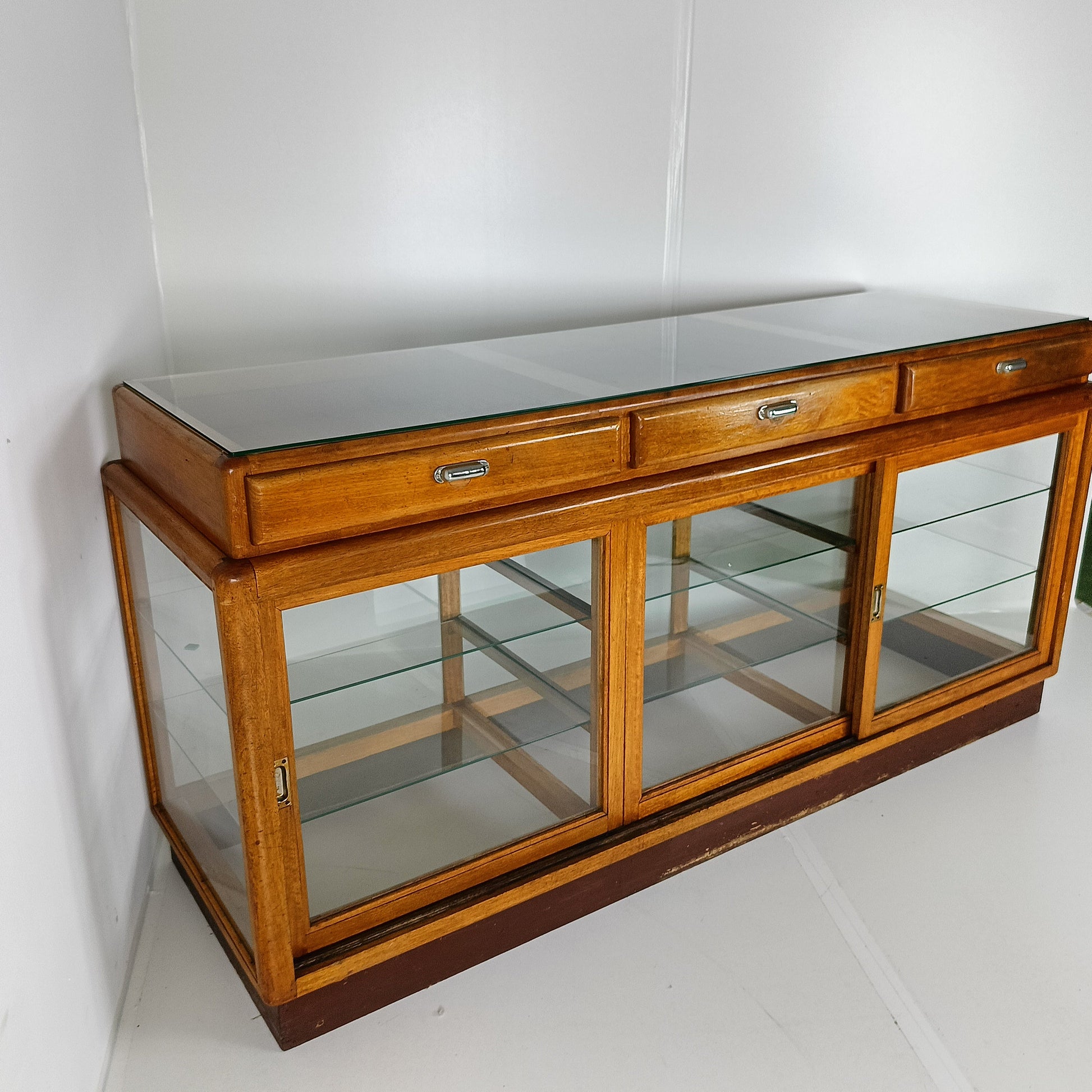 Elegant Antique Store Display With Glass Shelves Elegant Antique Store Display With Glass Shelves