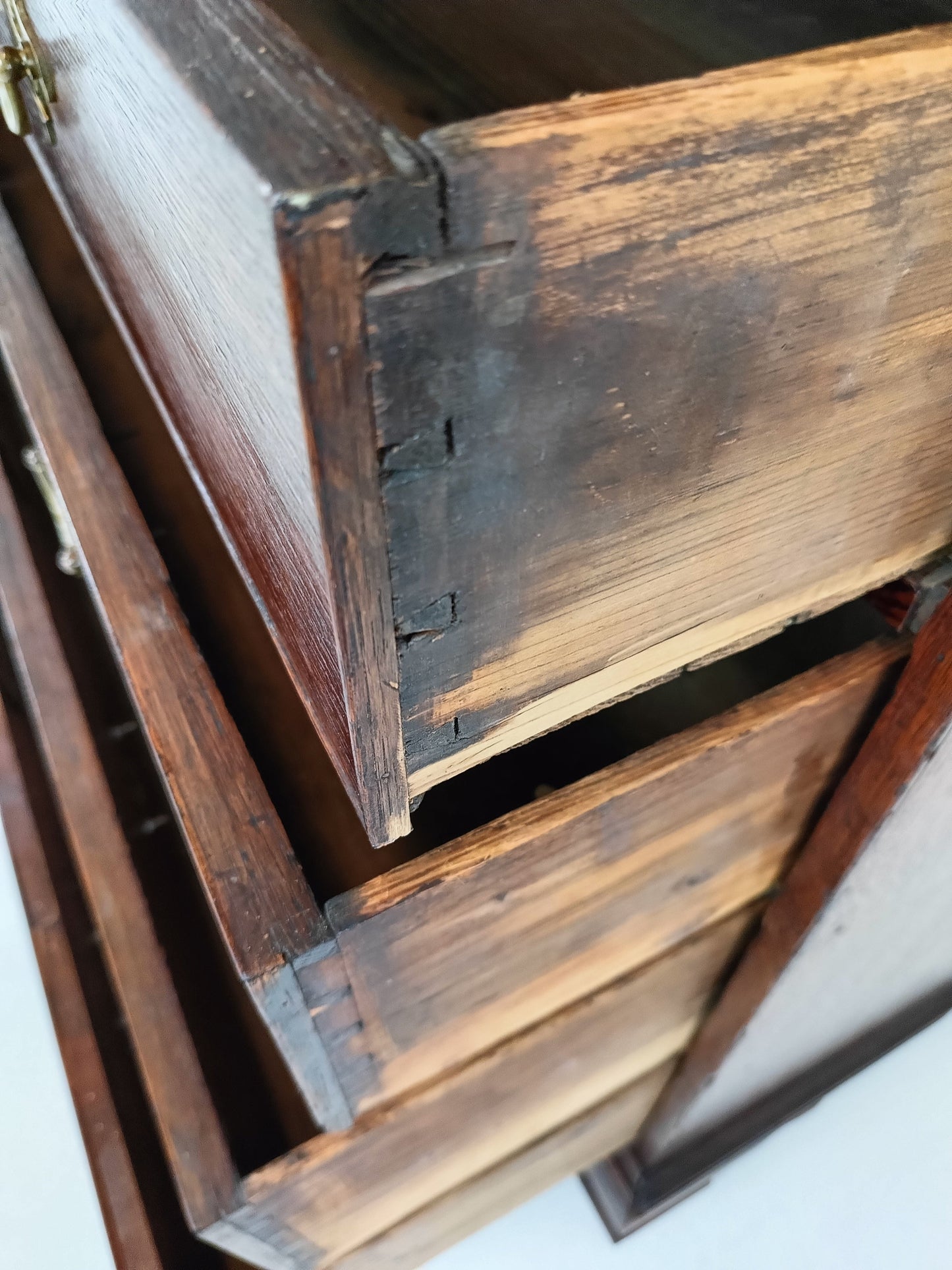 English Antique Dresser English Antique Dresser