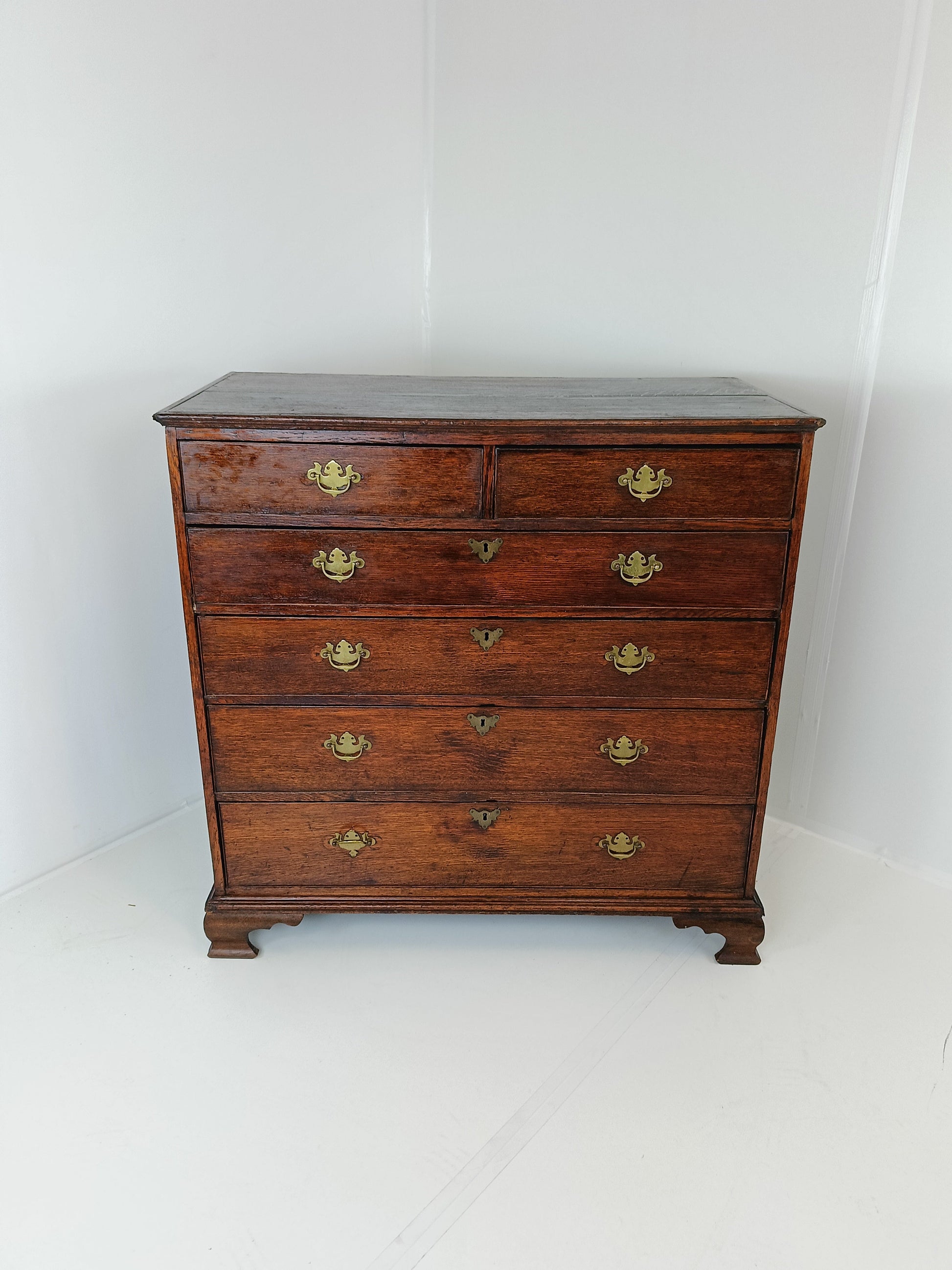 English Antique Dresser English Antique Dresser