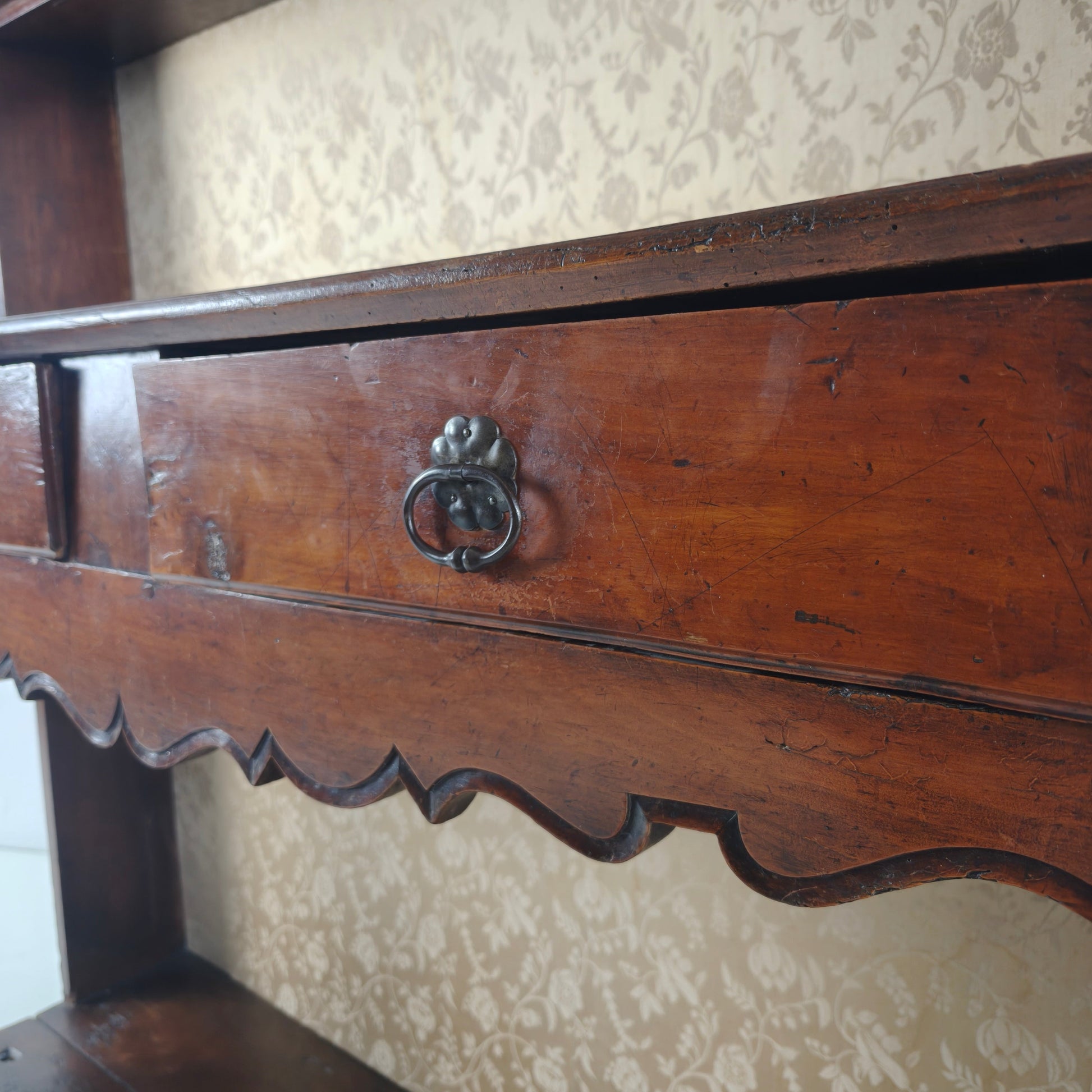 English Georgian Dresser – Solid Oak, circa 1800 English Georgian Dresser – Solid Oak, circa 1800