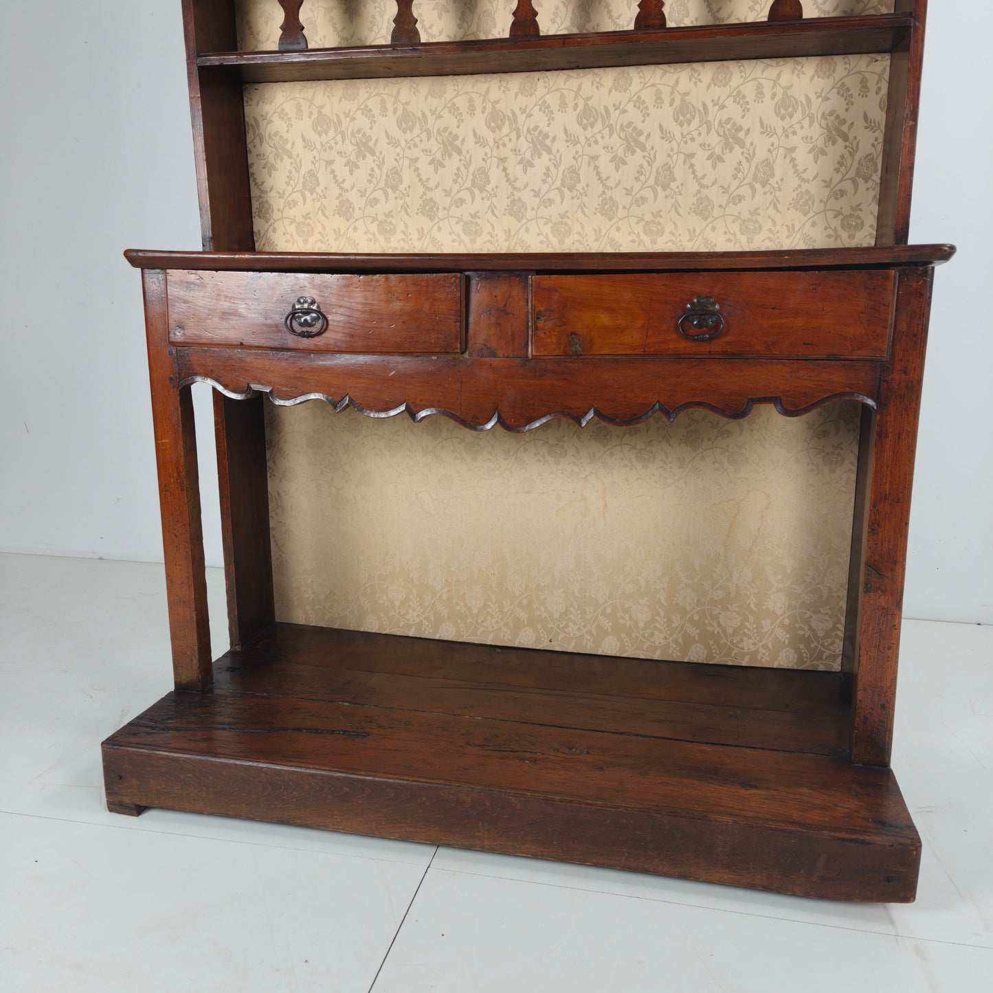 English Georgian Dresser – Solid Oak, circa 1800 English Georgian Dresser – Solid Oak, circa 1800