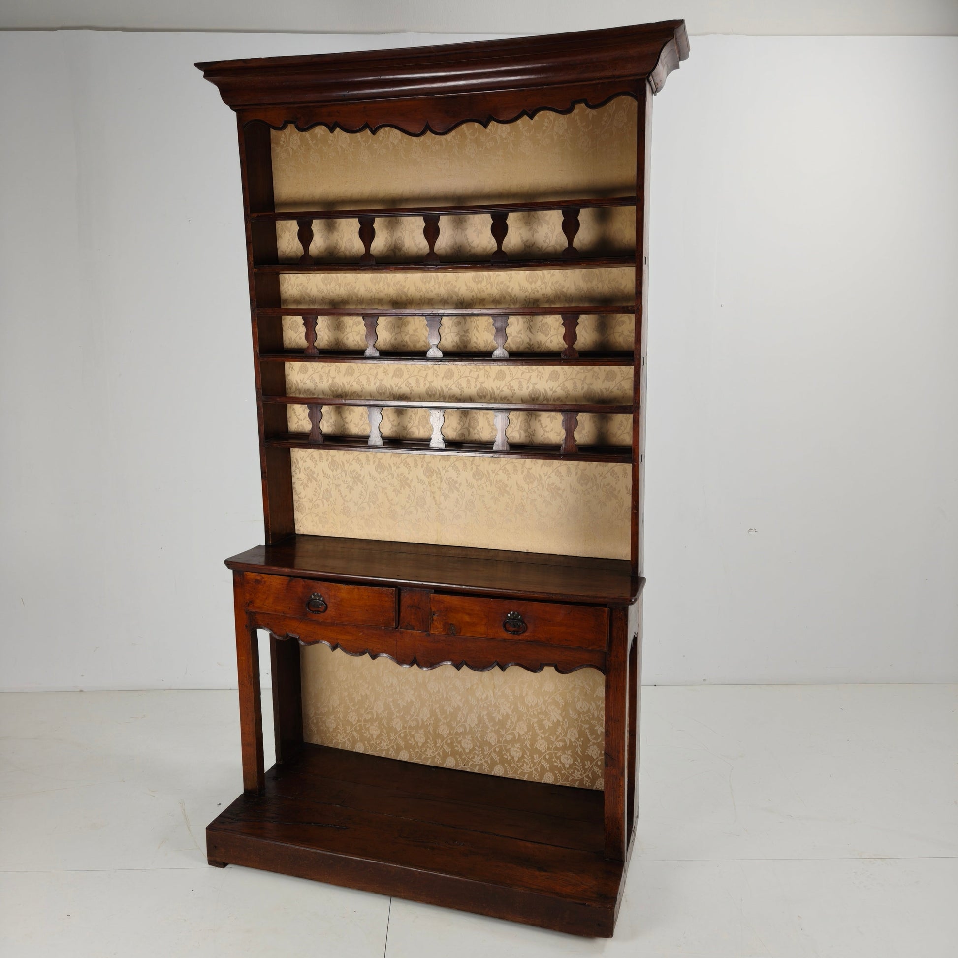 English Georgian Dresser – Solid Oak, circa 1800 English Georgian Dresser – Solid Oak, circa 1800