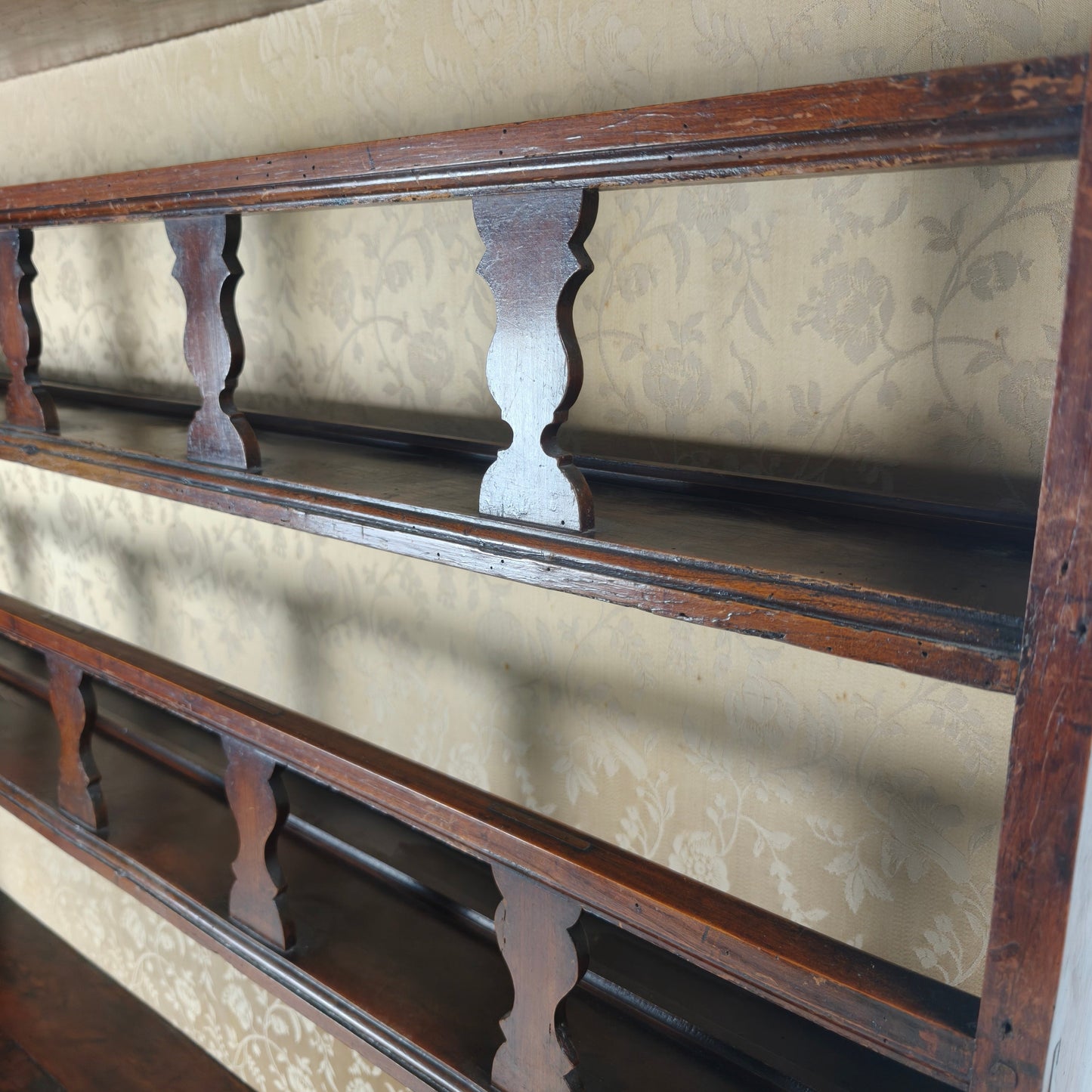 English Georgian Dresser – Solid Oak, circa 1800 English Georgian Dresser – Solid Oak, circa 1800