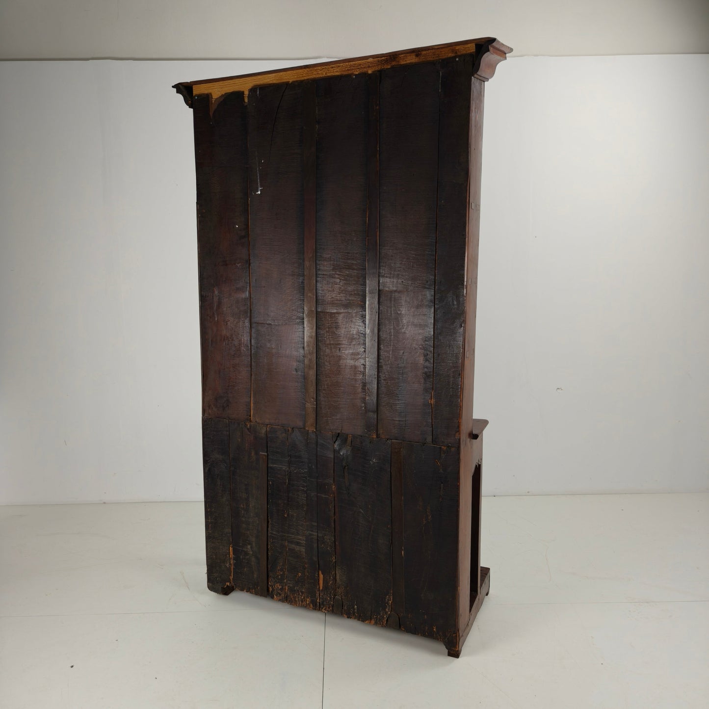 English Georgian Dresser – Solid Oak, circa 1800 English Georgian Dresser – Solid Oak, circa 1800