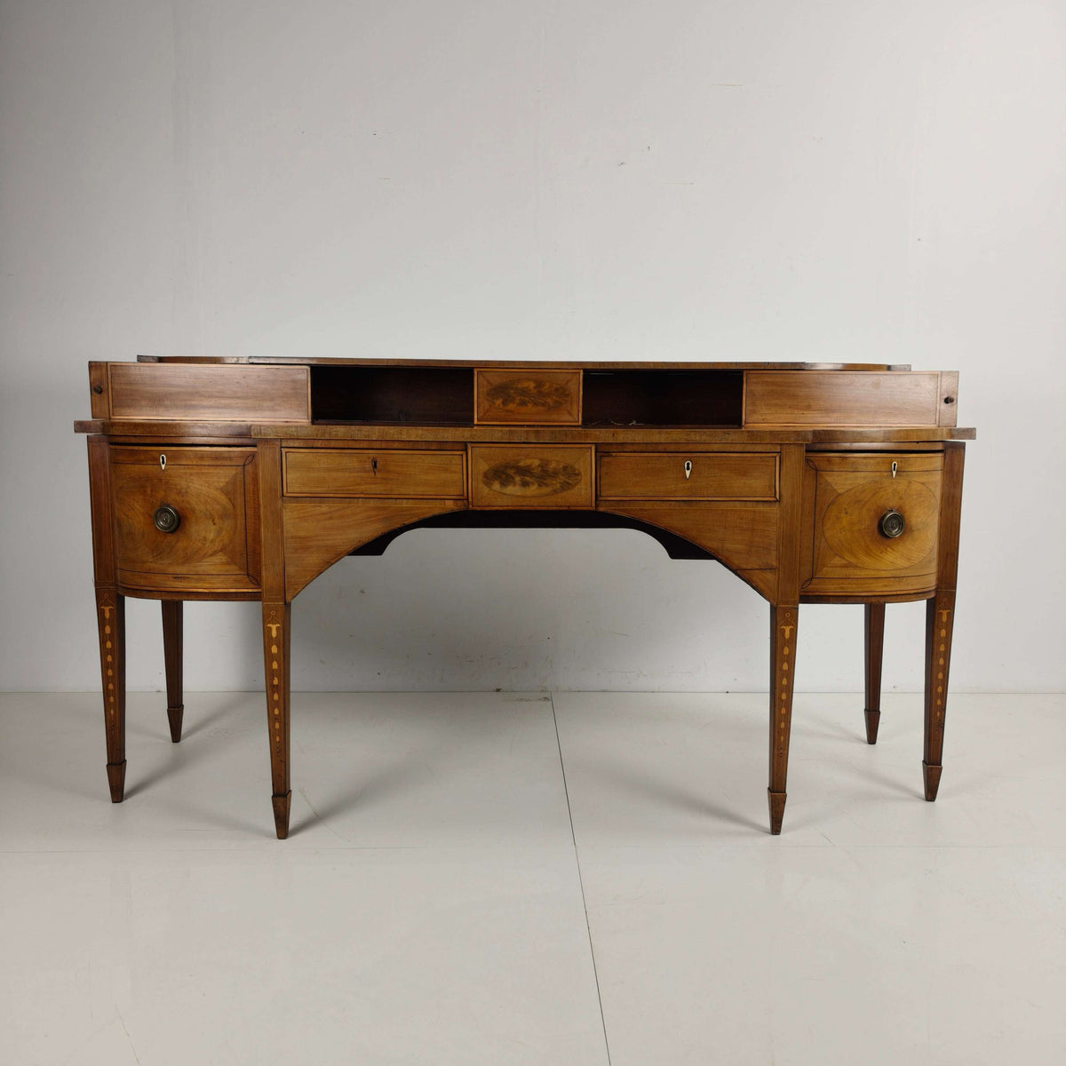 English Georgian Revival Sideboard – 19th early Century English Georgian Revival Sideboard – 19th early Century