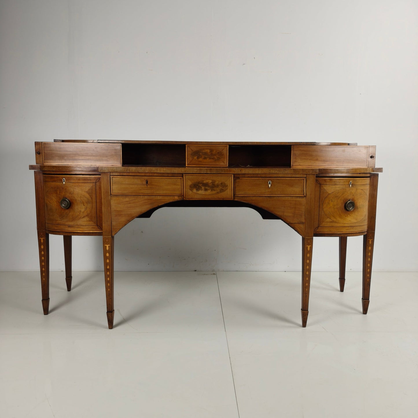 English Georgian Revival Sideboard – 19th early Century English Georgian Revival Sideboard – 19th early Century