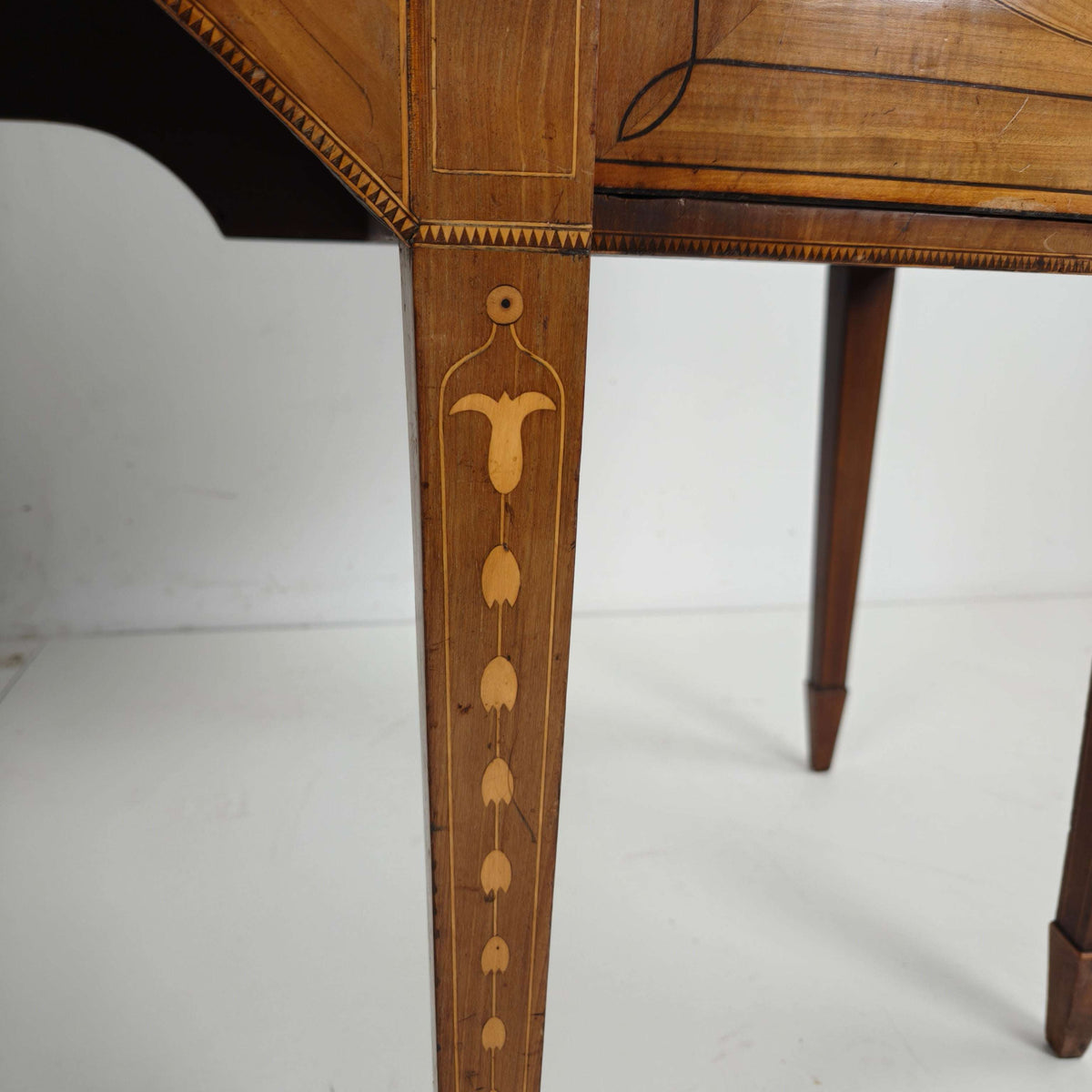 English Georgian Revival Sideboard – 19th early Century English Georgian Revival Sideboard – 19th early Century