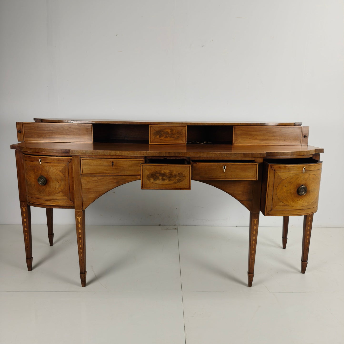 English Georgian Revival Sideboard – 19th early Century English Georgian Revival Sideboard – 19th early Century