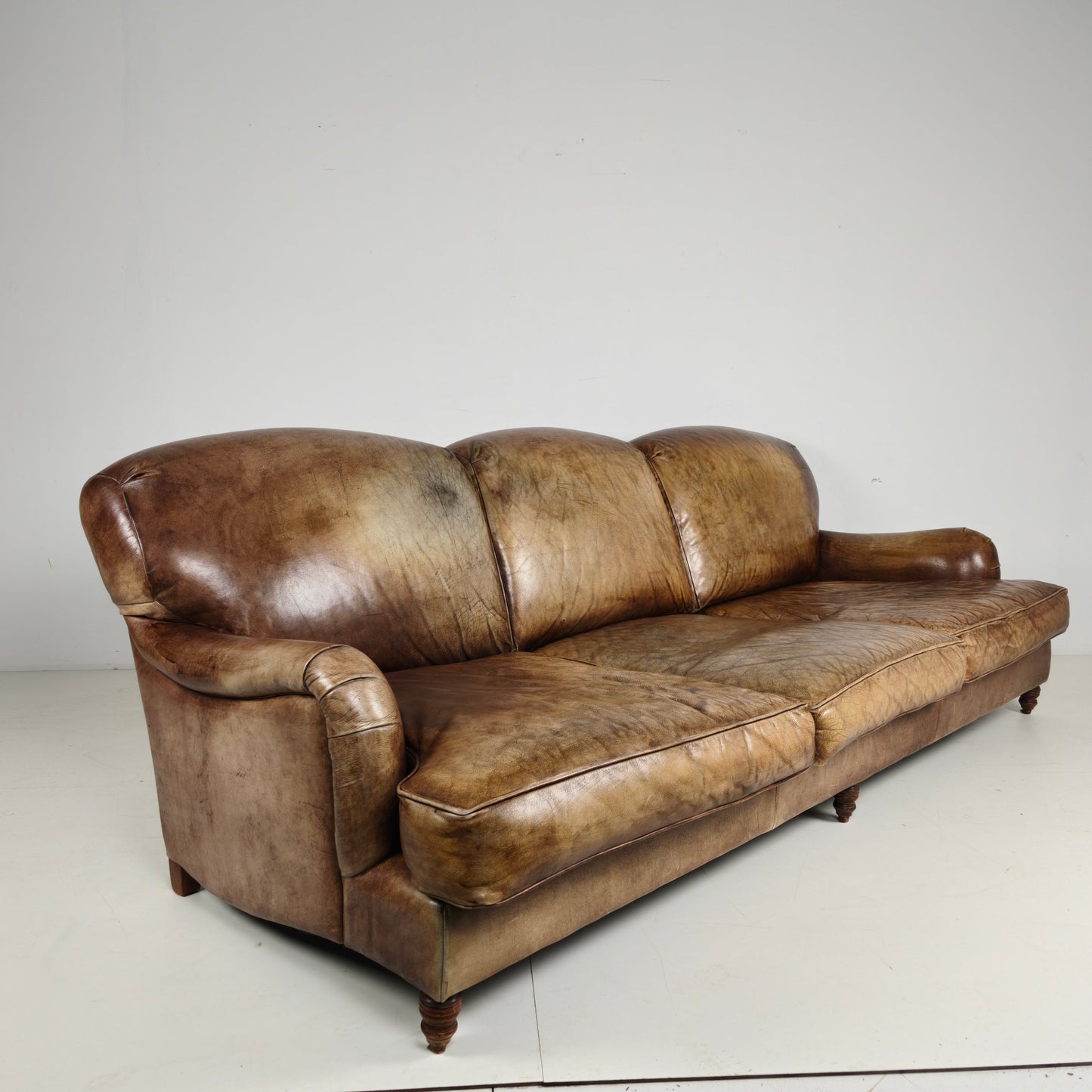English Howard & Sons Style Leather Sofa – 20th Century English Howard & Sons Style Leather Sofa – 20th Century