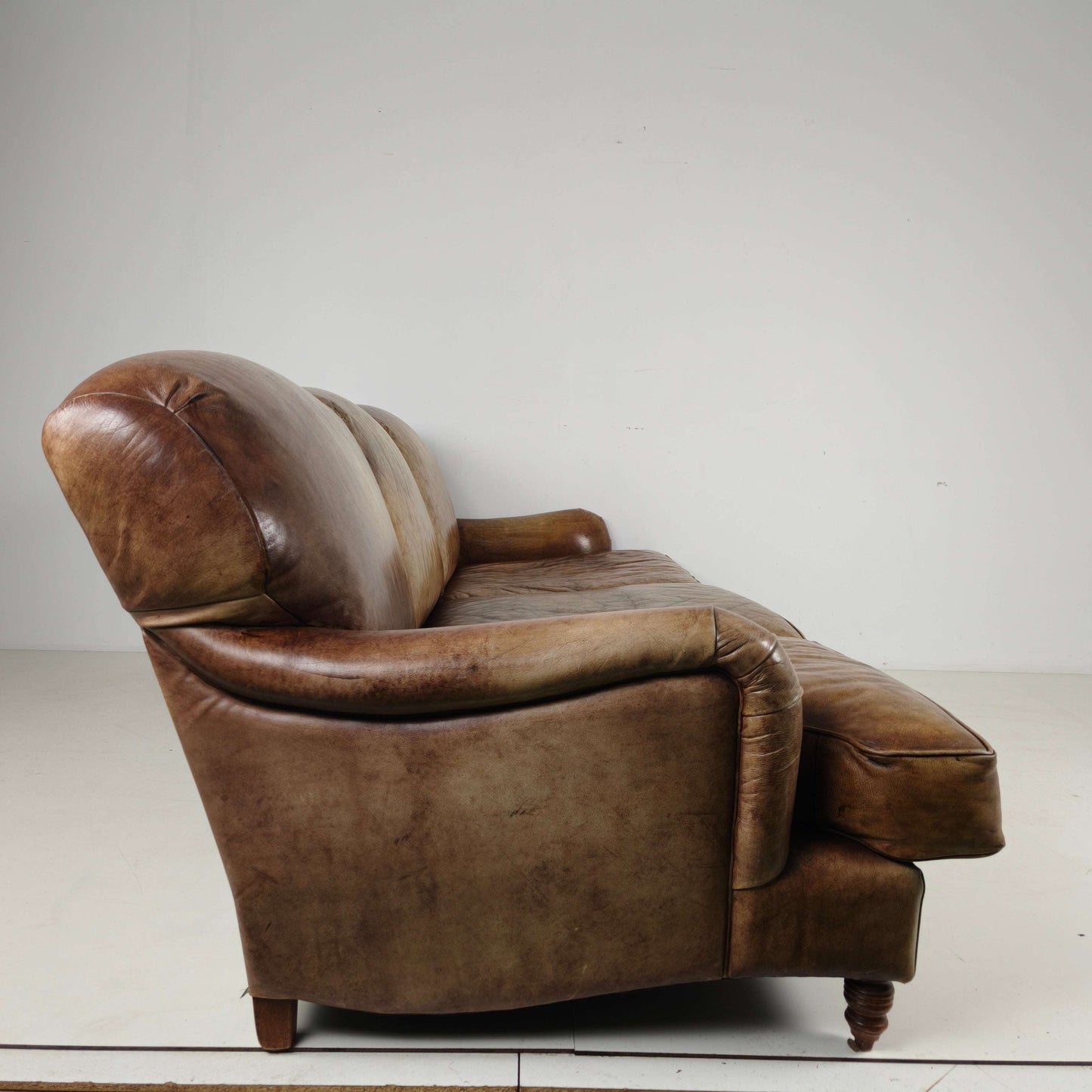 English Howard & Sons Style Leather Sofa – 20th Century English Howard & Sons Style Leather Sofa – 20th Century