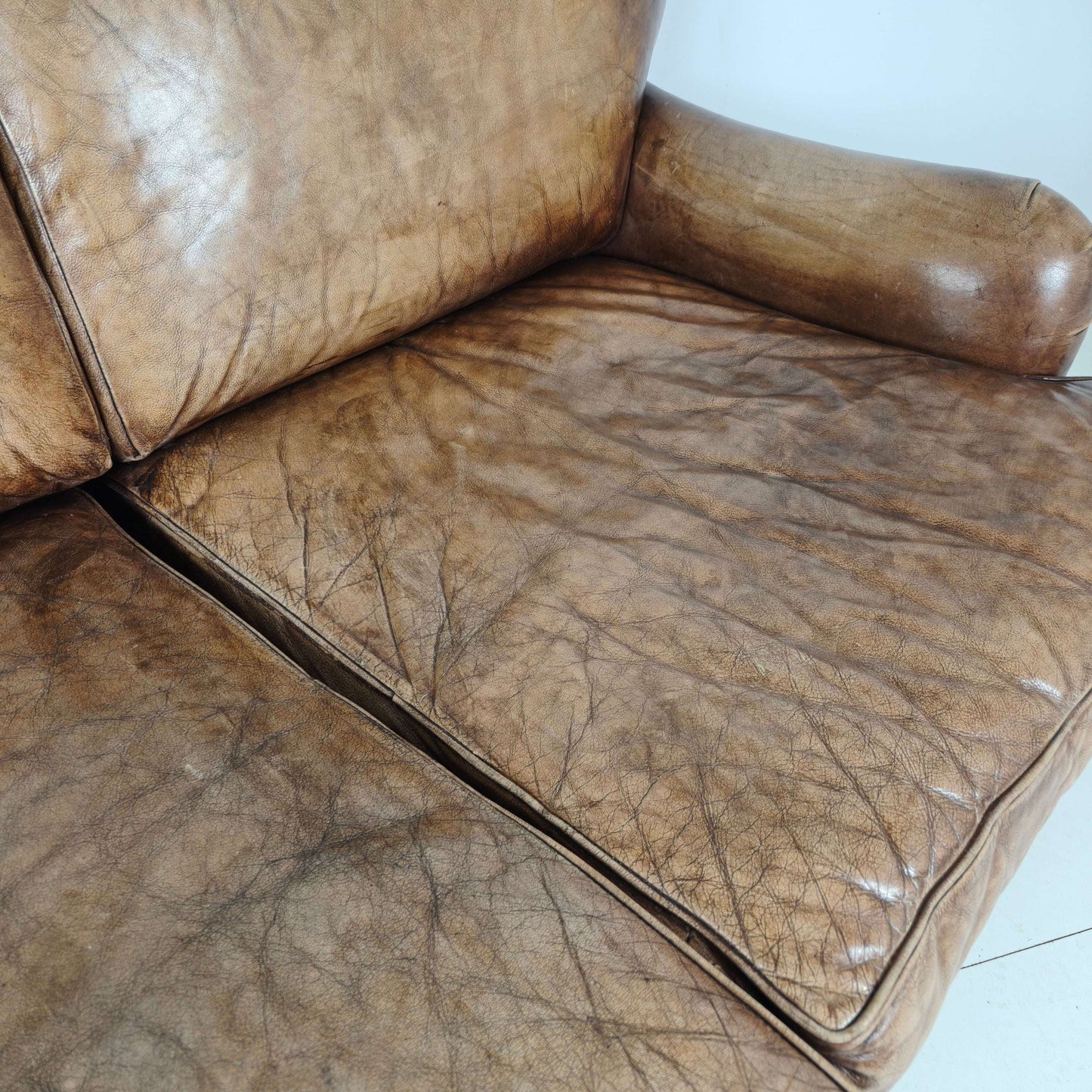 English Howard & Sons Style Leather Sofa – 20th Century English Howard & Sons Style Leather Sofa – 20th Century